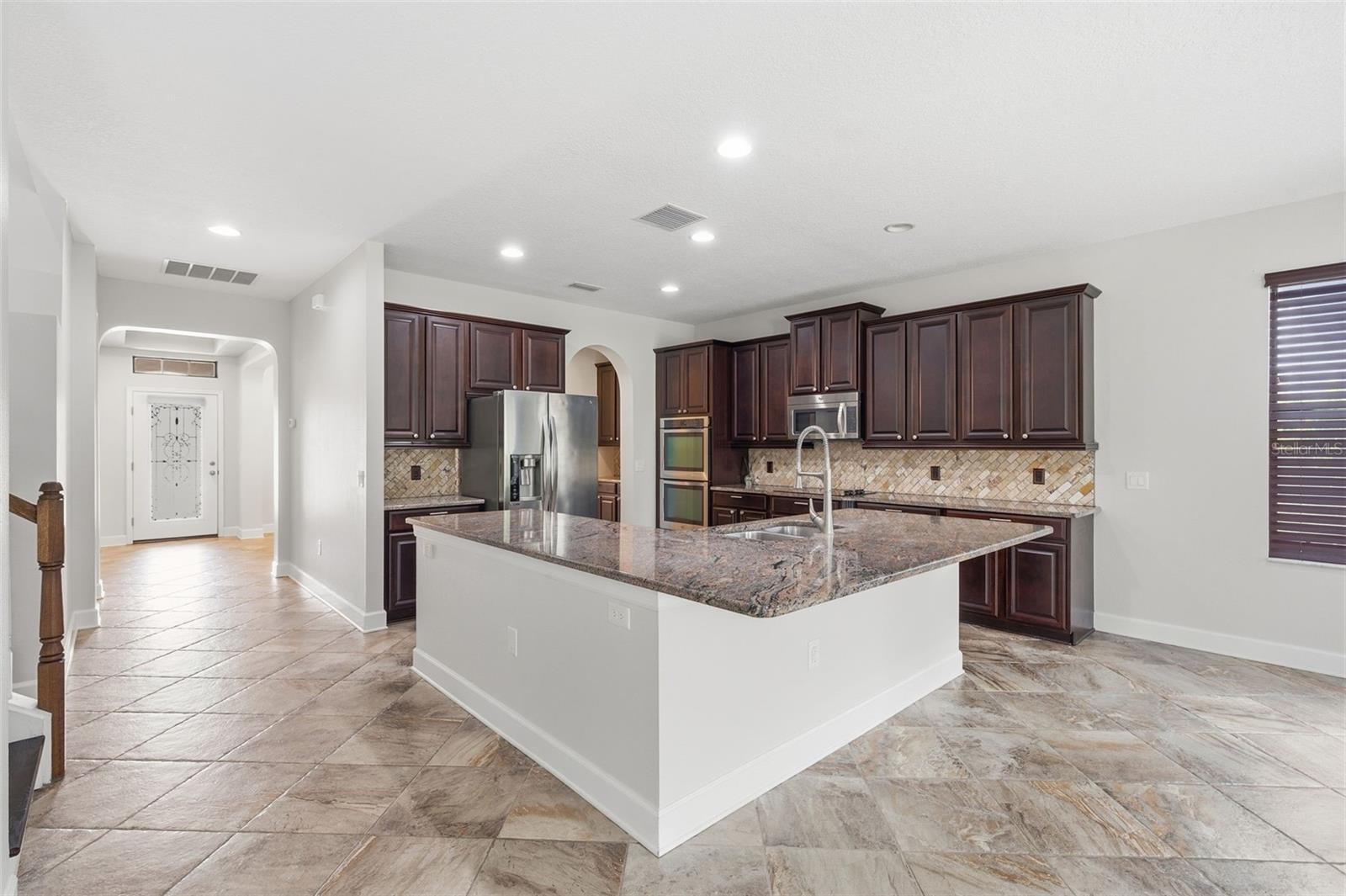 1120 MAZA PL — photo 16