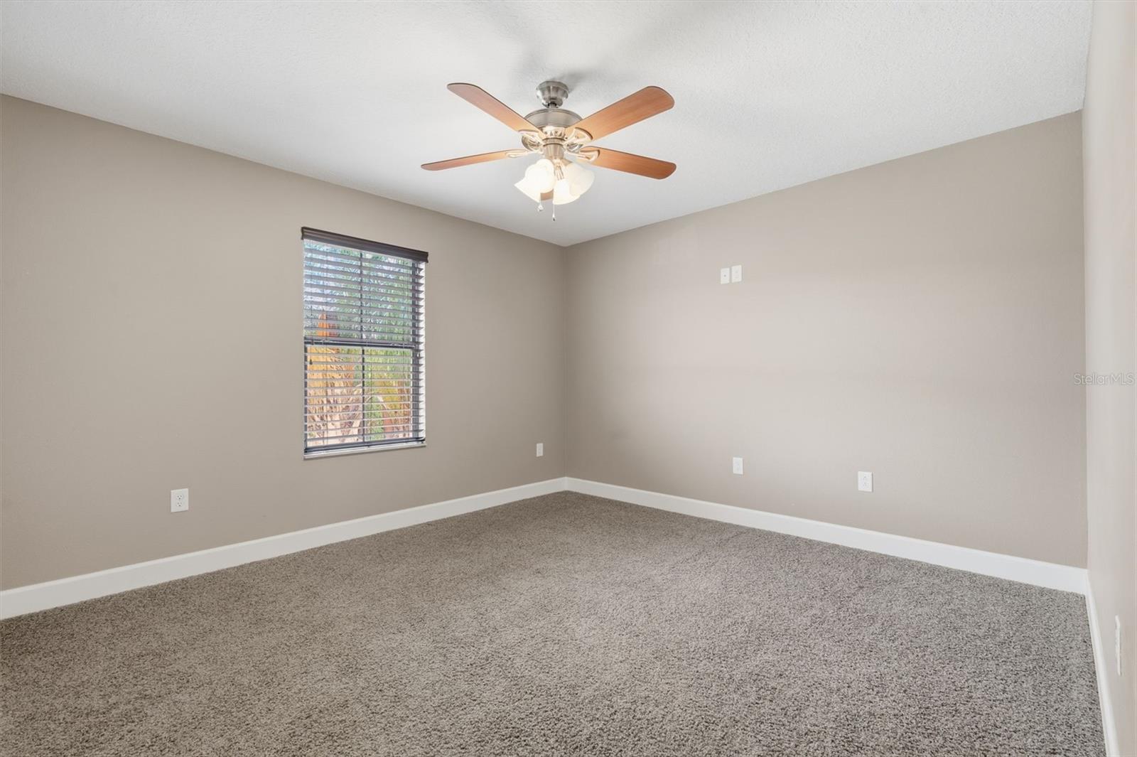 1120 MAZA PL — photo 47