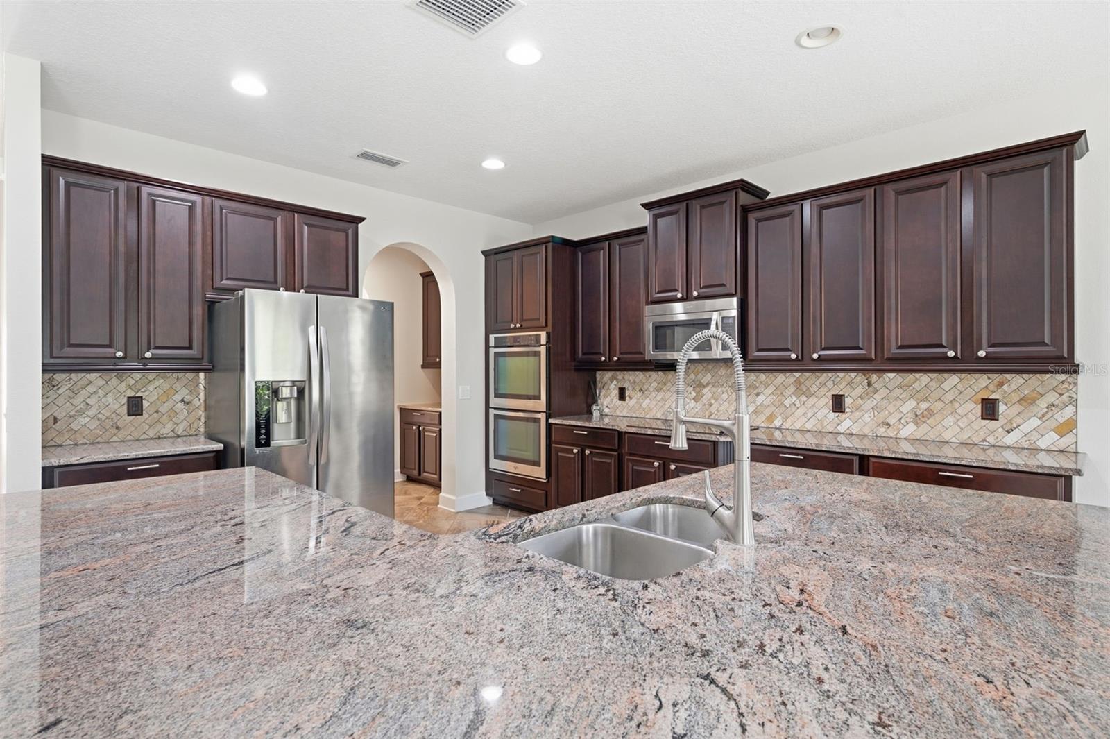 1120 MAZA PL — photo 15
