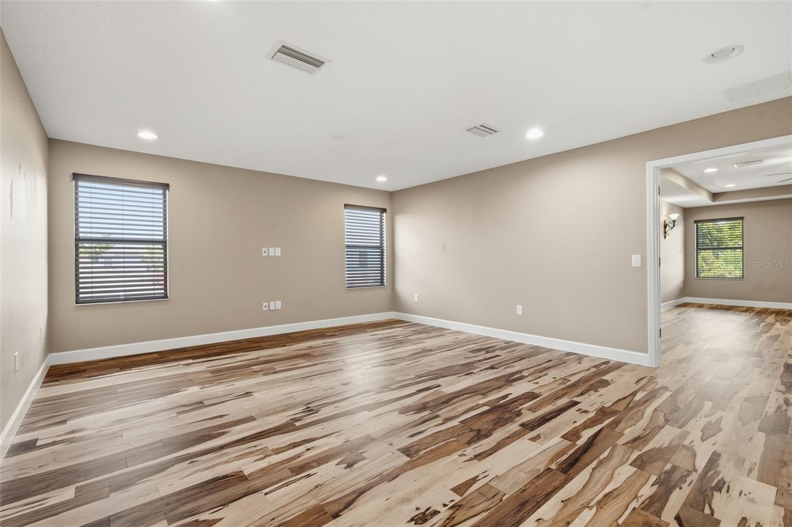 1120 MAZA PL — photo 39