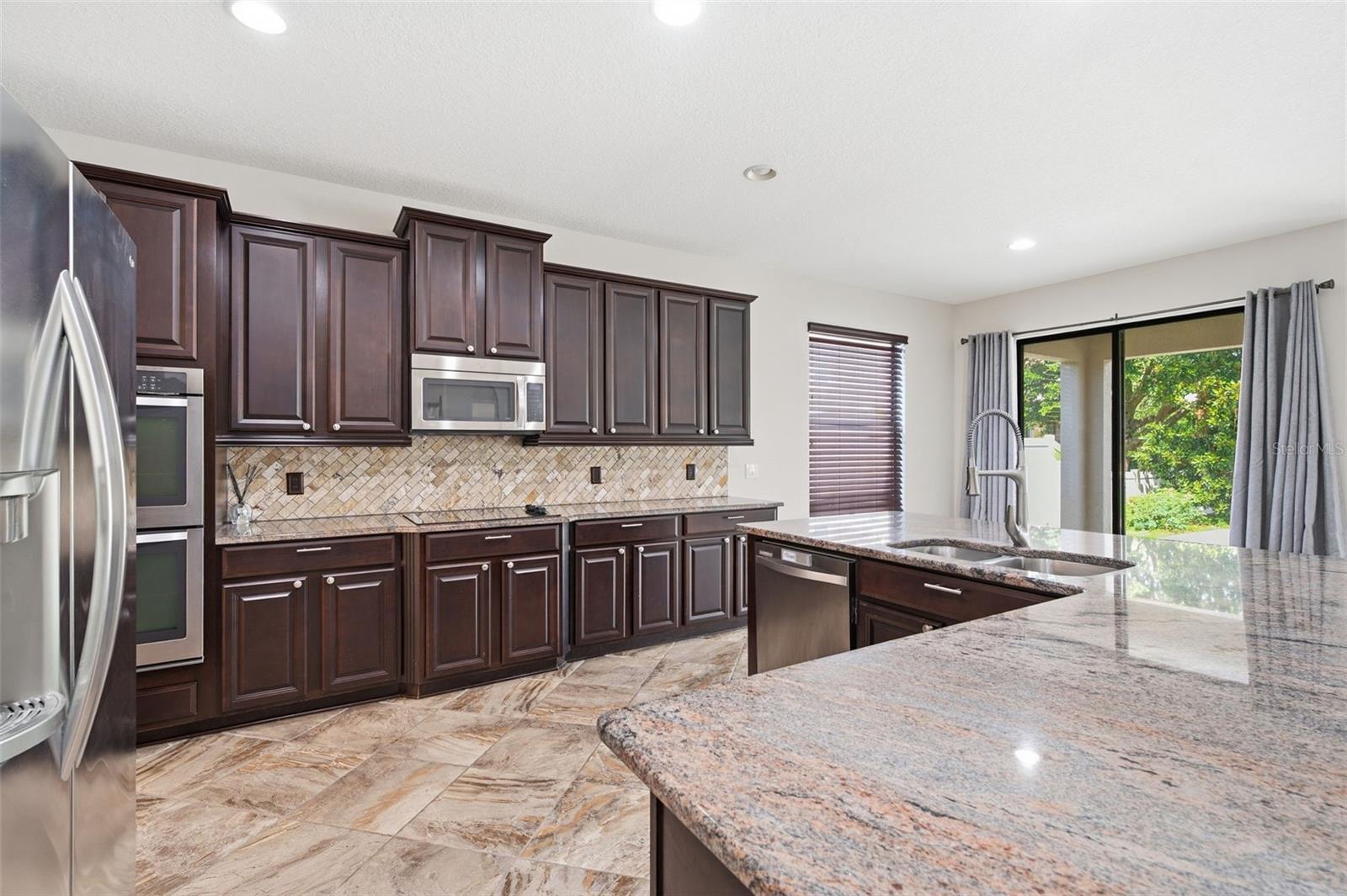1120 MAZA PL — photo 13