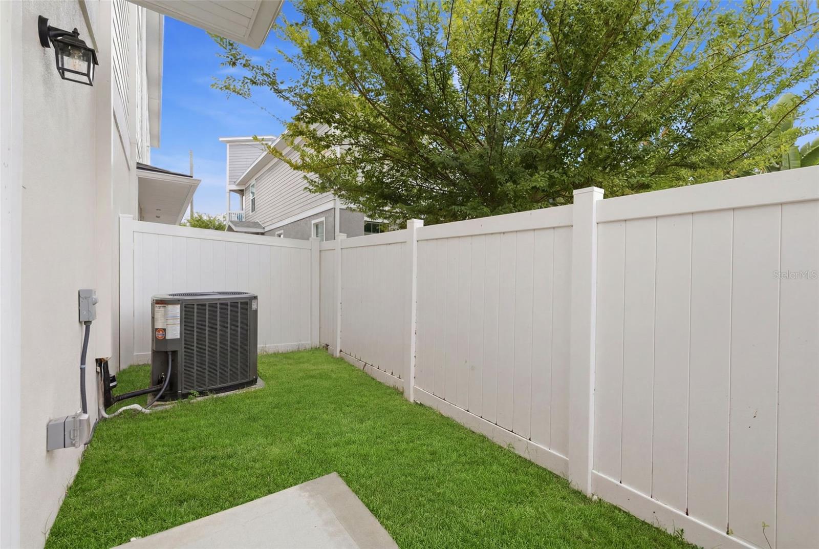 4208 W CARMEN ST #D — photo 32
