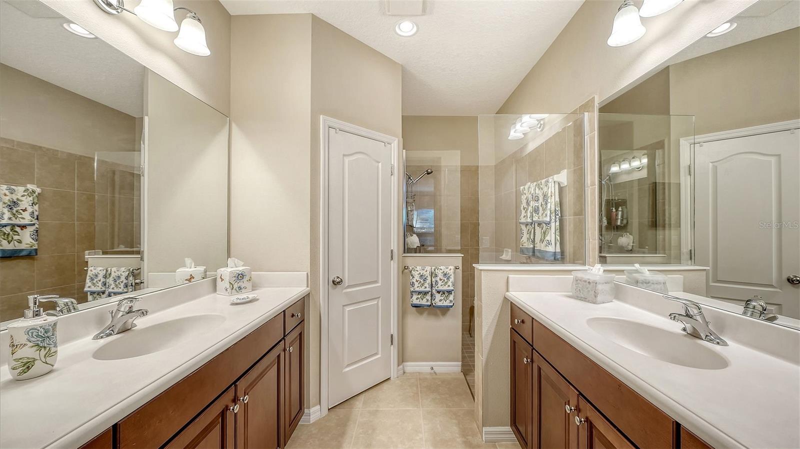 4866 MAYMONT PARK CIR — photo 17