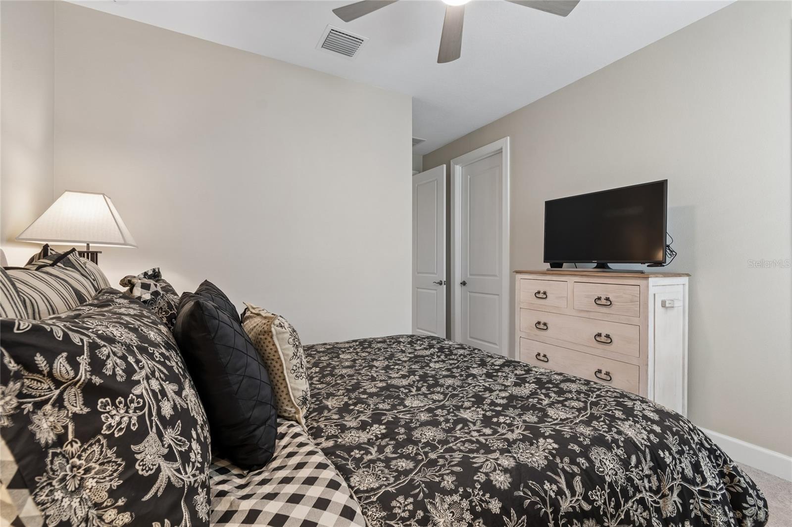 29534 GINNETTO DR — photo 37