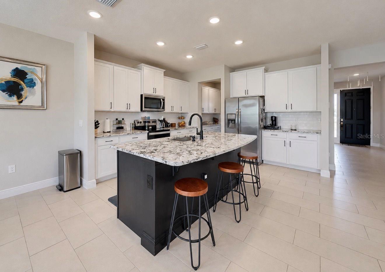 172 MANGROVE MANOR DR — photo 3
