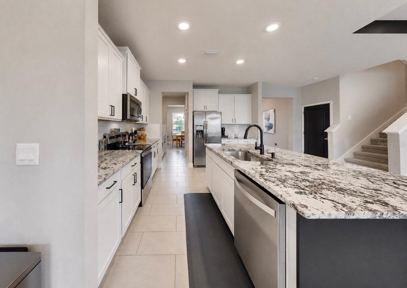 172 MANGROVE MANOR DR — photo 4
