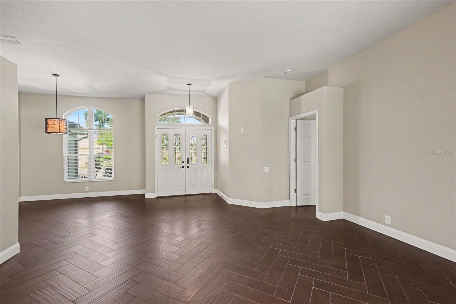 11920 OAK RIDGE DR — photo 2