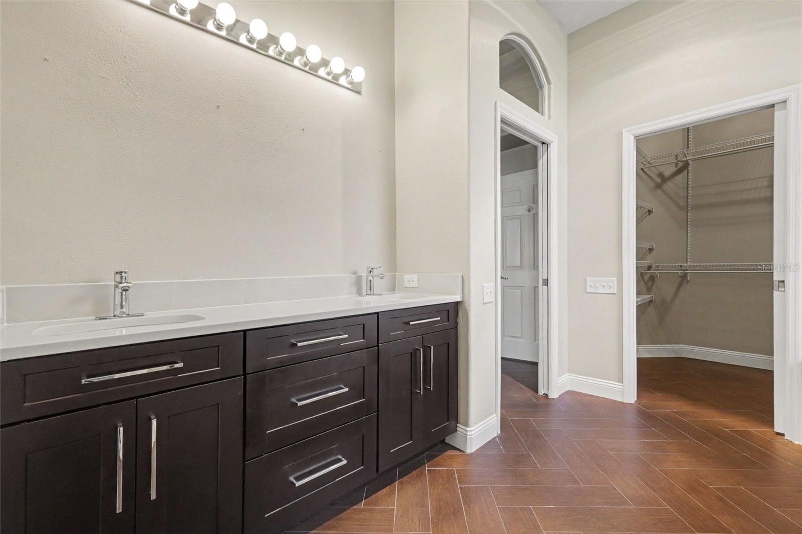 11920 OAK RIDGE DR — photo 25