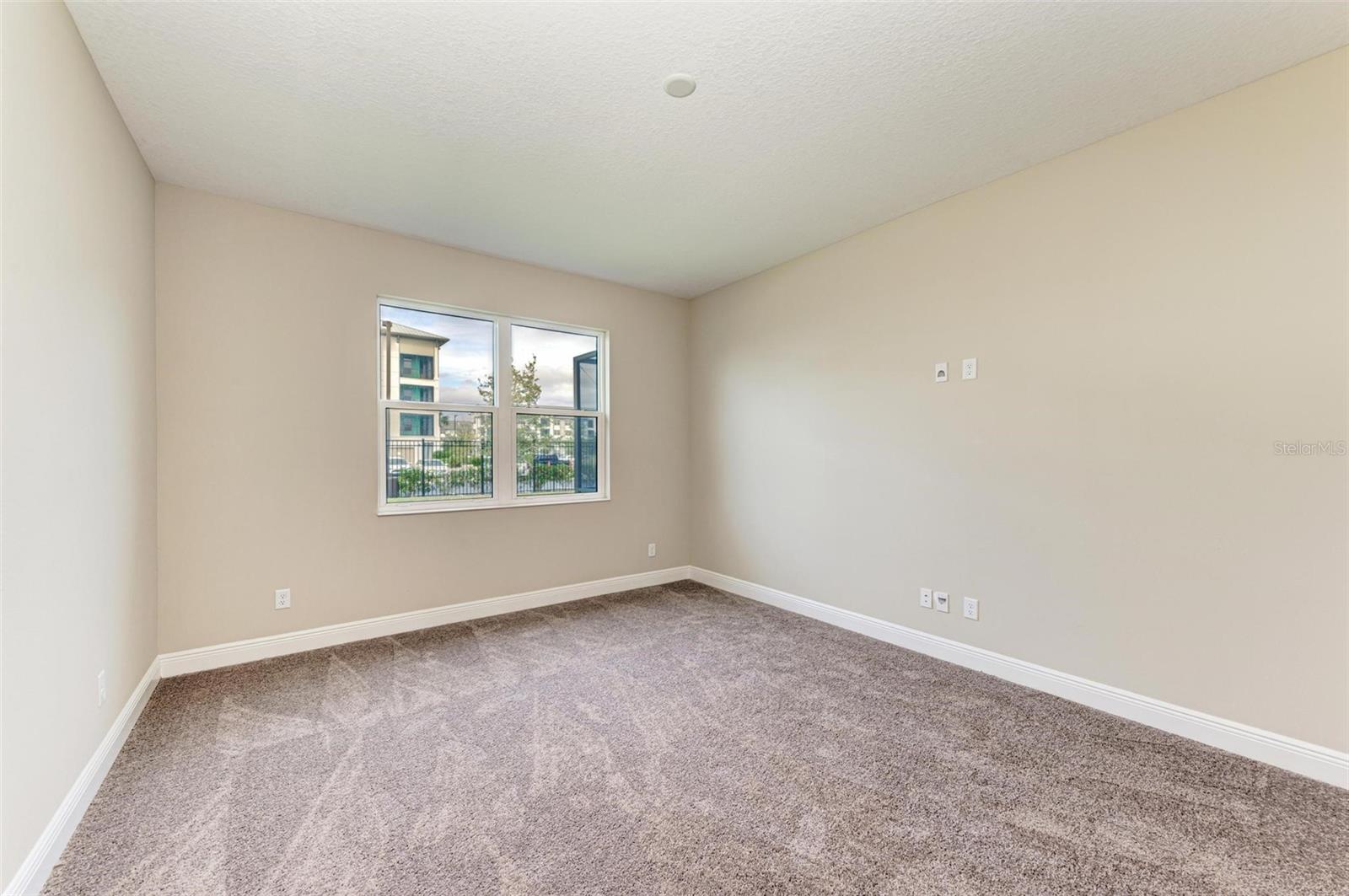 149 OKEEFFE CIR — photo 17