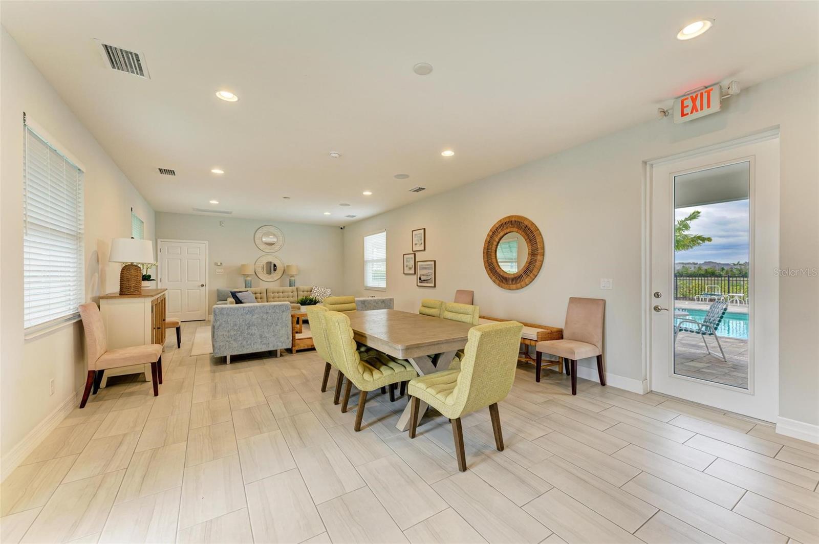 149 OKEEFFE CIR — photo 35
