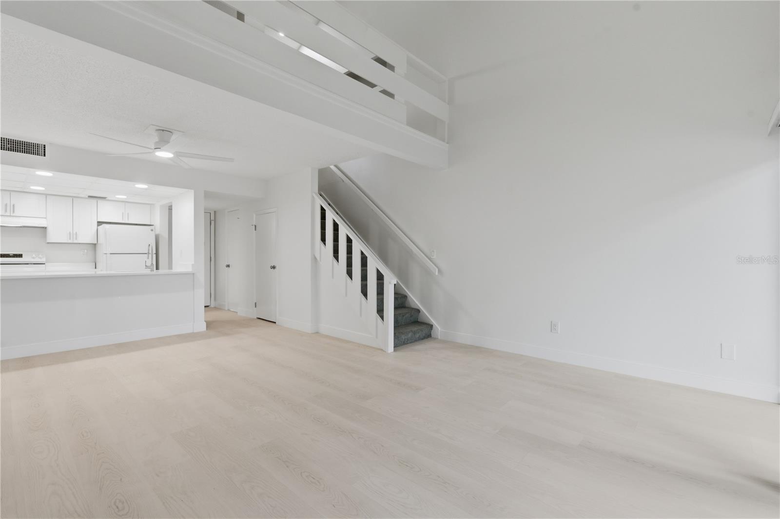 1100 TURNER ST — photo 8