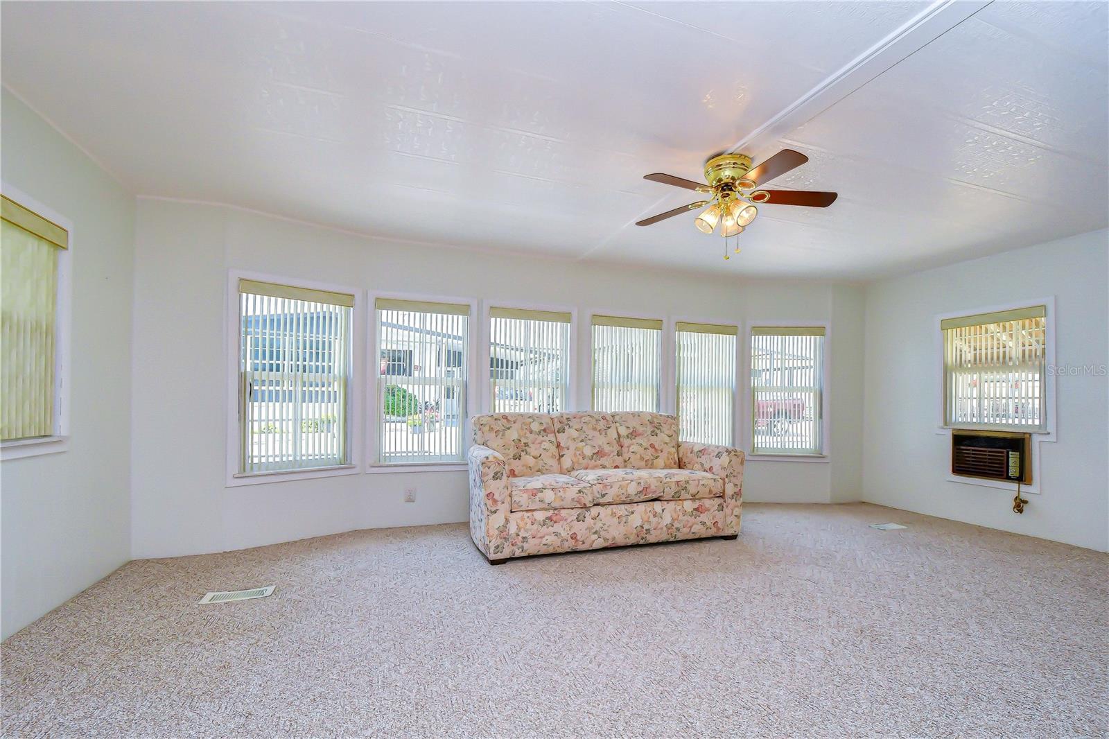 37816 BARCELONA AVE — photo 10