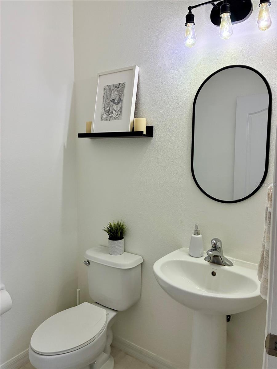 8026 CARRIAGE POINTE DRIVE — photo 17