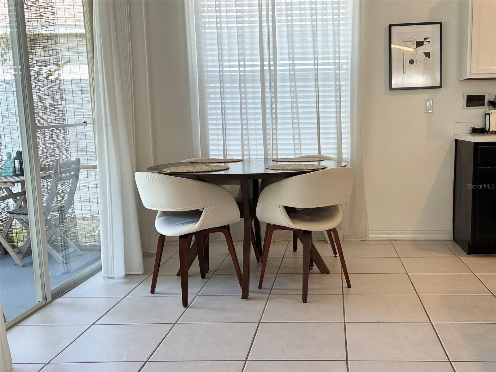 8026 CARRIAGE POINTE DRIVE — photo 7