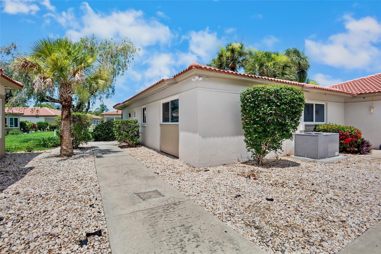 159 VISTA HERMOSA CIR #27B — photo 2