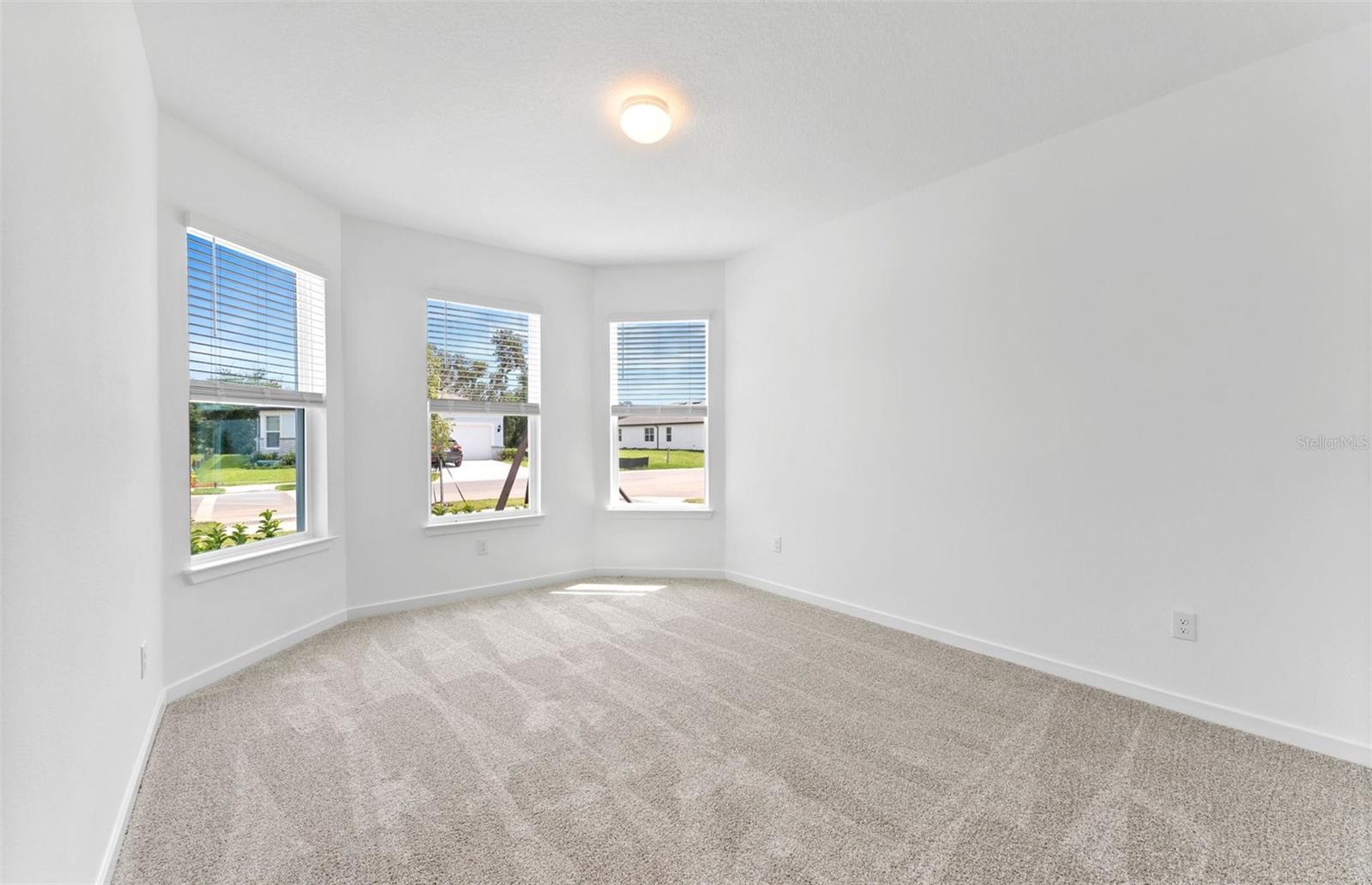 37405 CLINCH CIR — photo 11