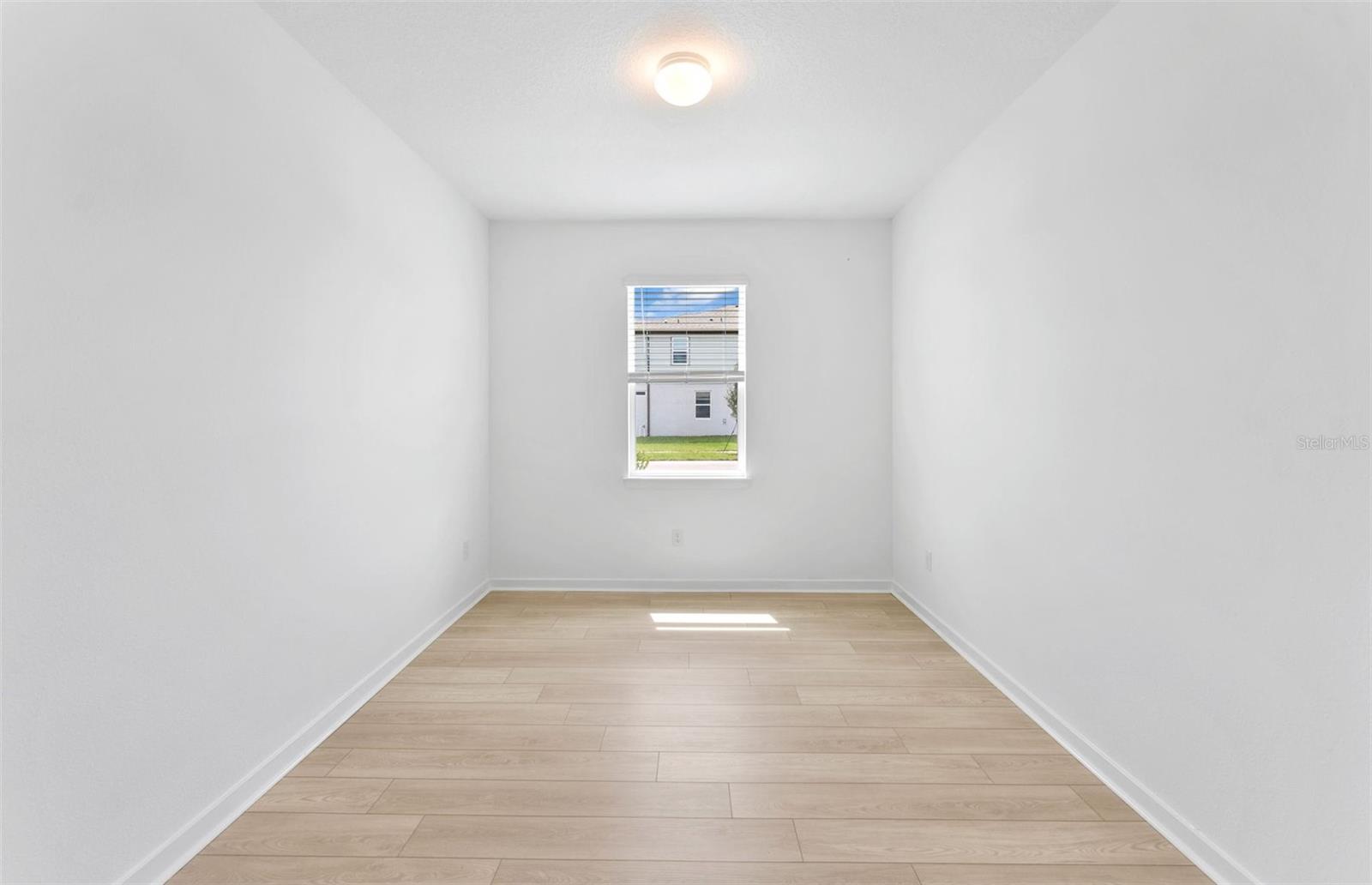 37405 CLINCH CIR — photo 15