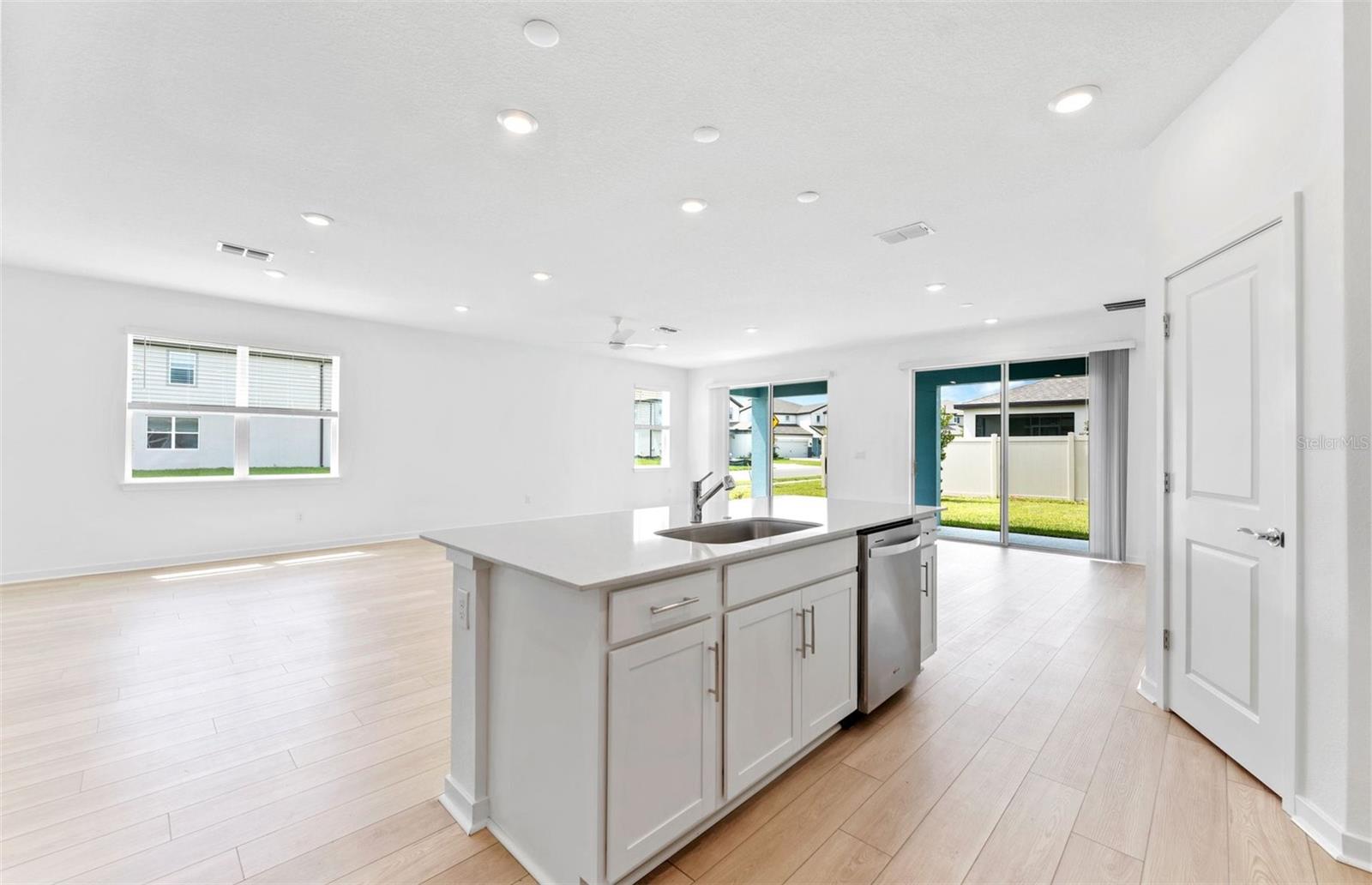 37405 CLINCH CIR — photo 4