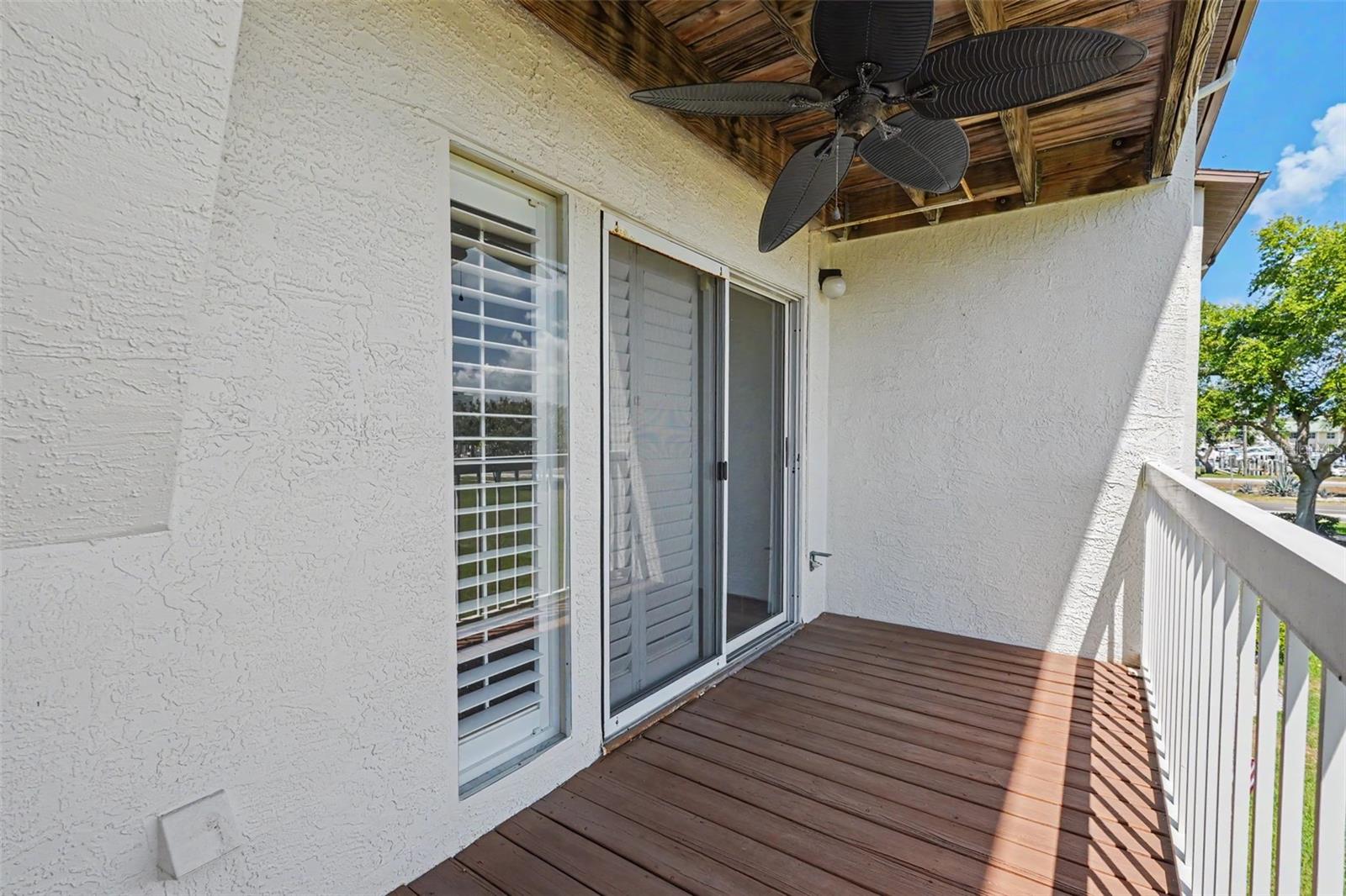 269 MADEIRA CIR — photo 15