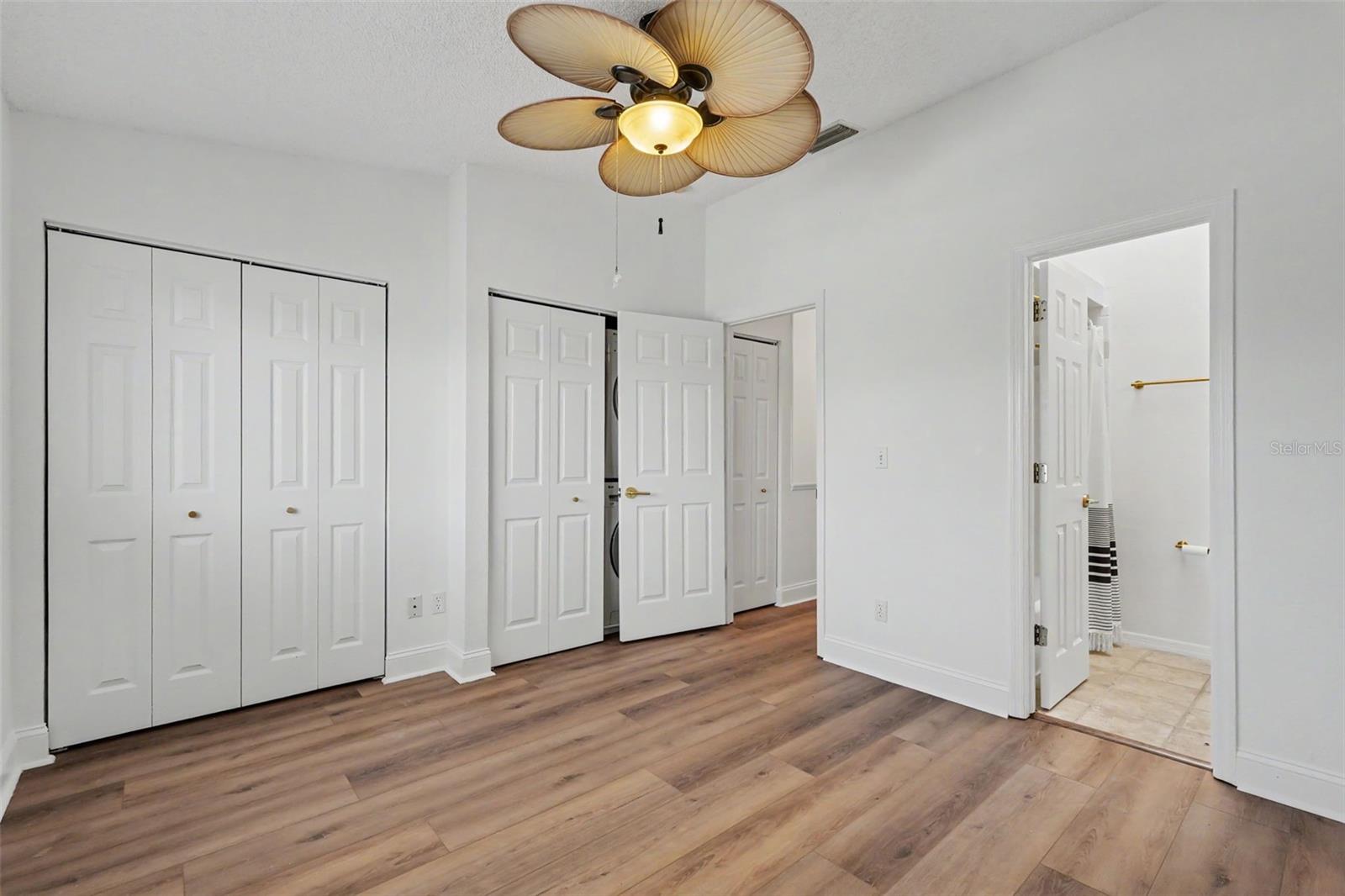 269 MADEIRA CIR — photo 27