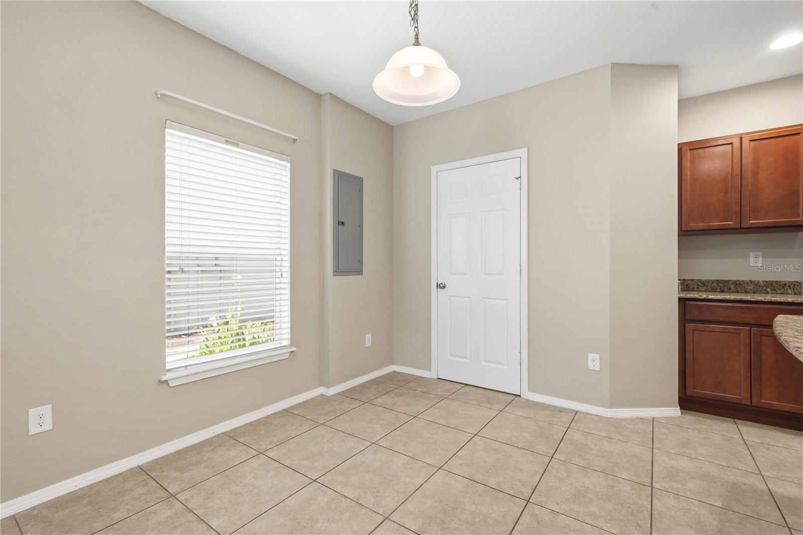 4715 CHATTERTON WAY — photo 8