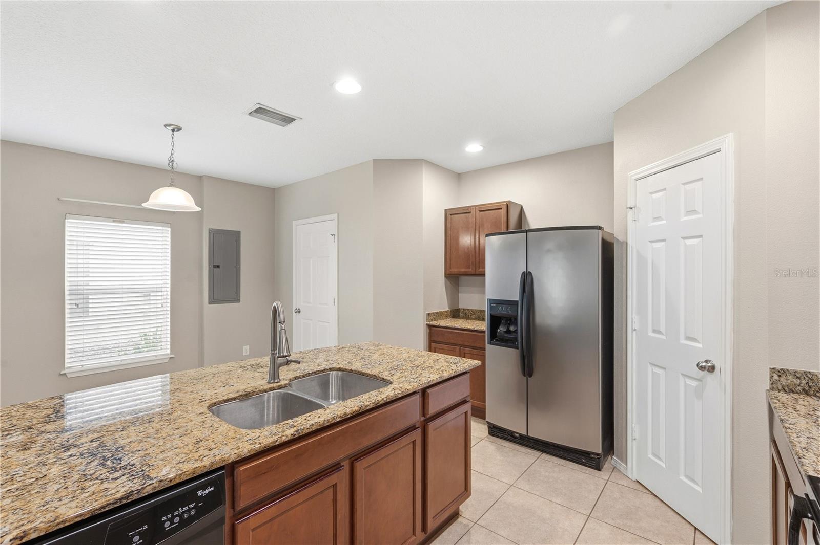 4715 CHATTERTON WAY — photo 18