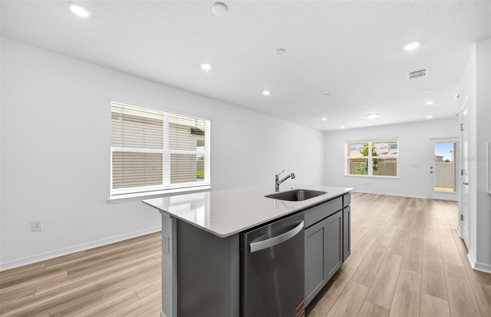 1041 WENAHA CT — photo 4