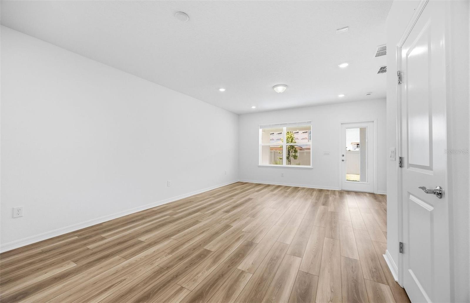 1041 WENAHA CT — photo 6
