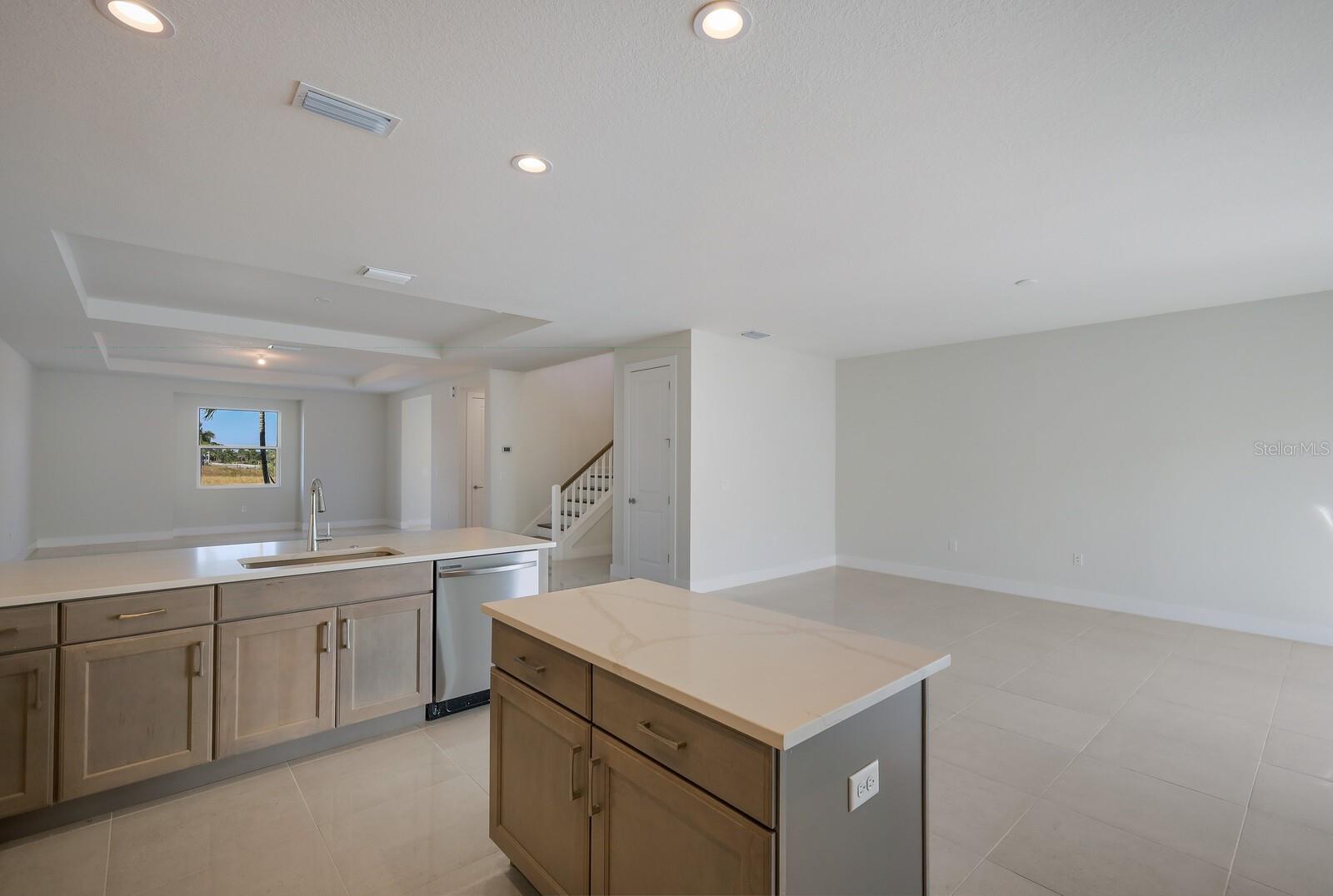 6009 WHITE MANGROVE LN — photo 12