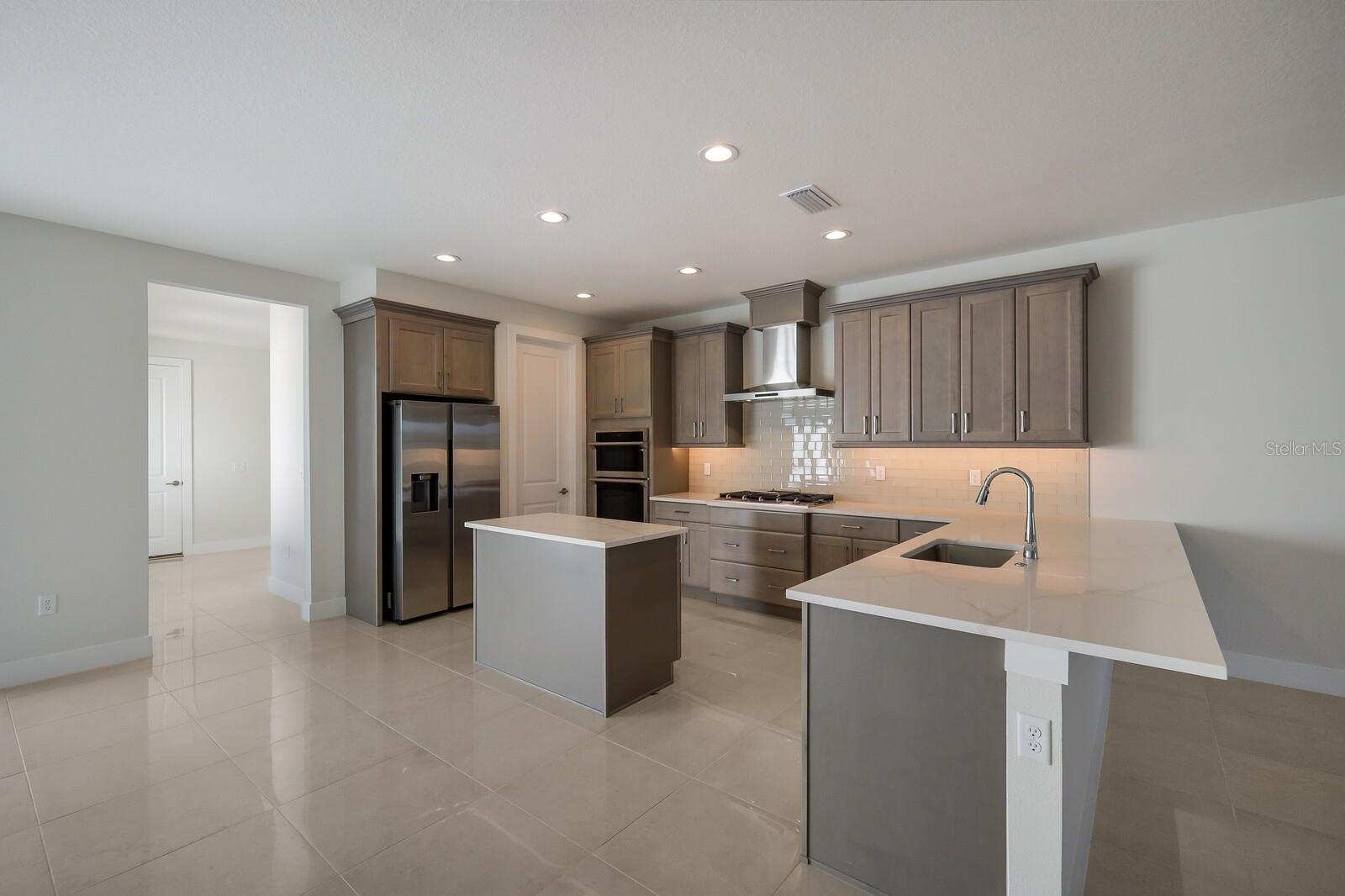 6009 WHITE MANGROVE LN — photo 9