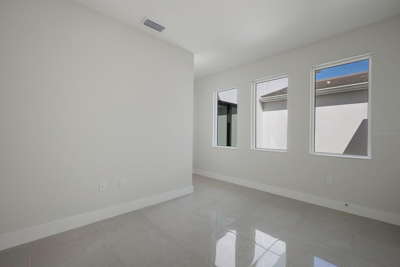 6009 WHITE MANGROVE LN — photo 17