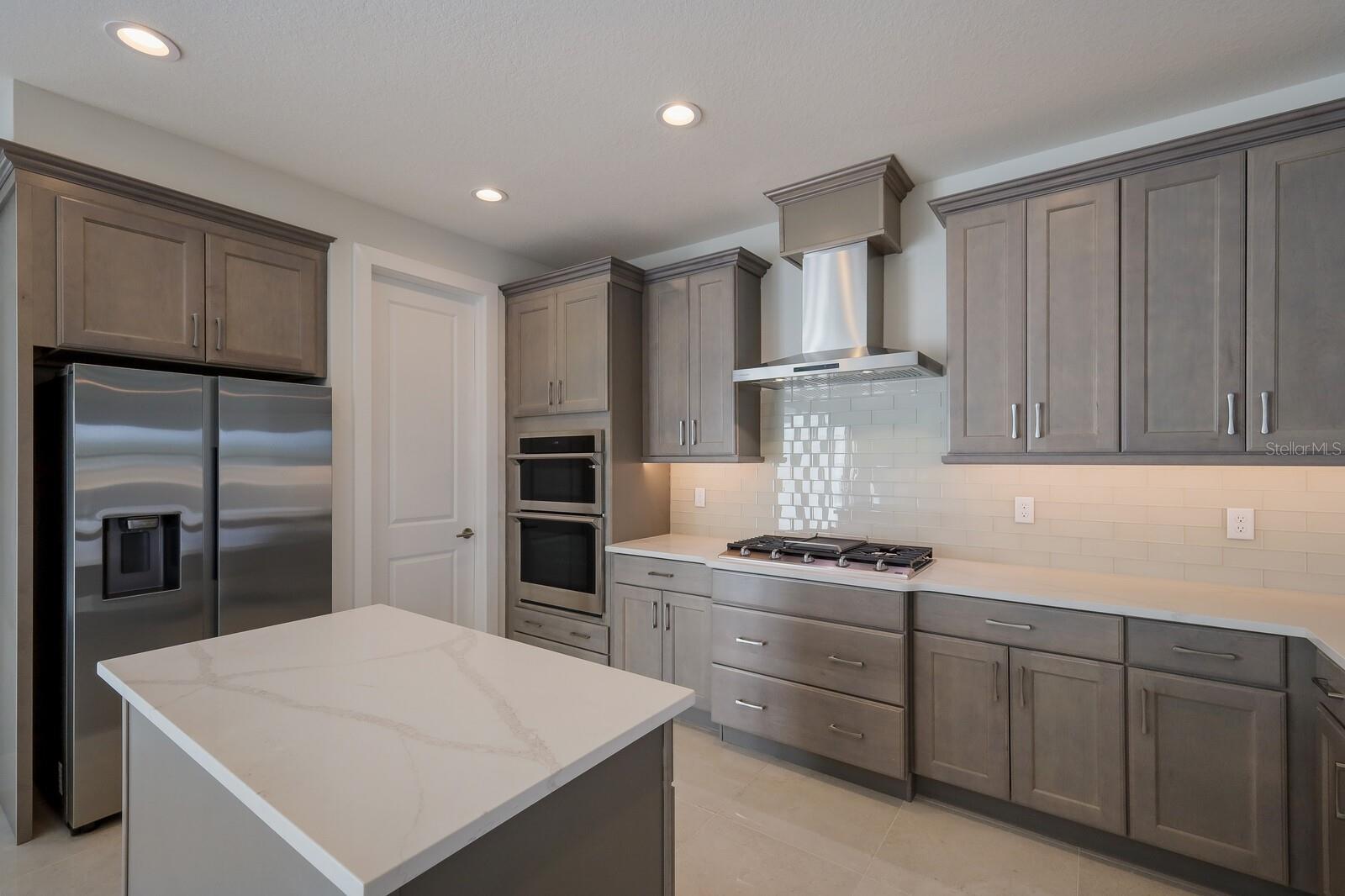 6009 WHITE MANGROVE LN — photo 11