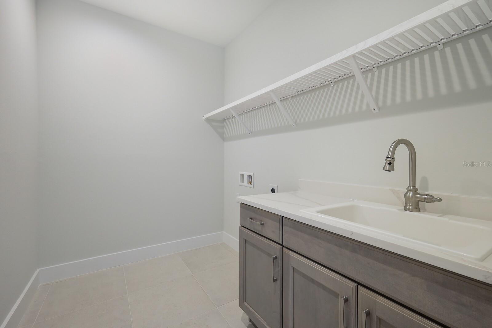 6009 WHITE MANGROVE LN — photo 24