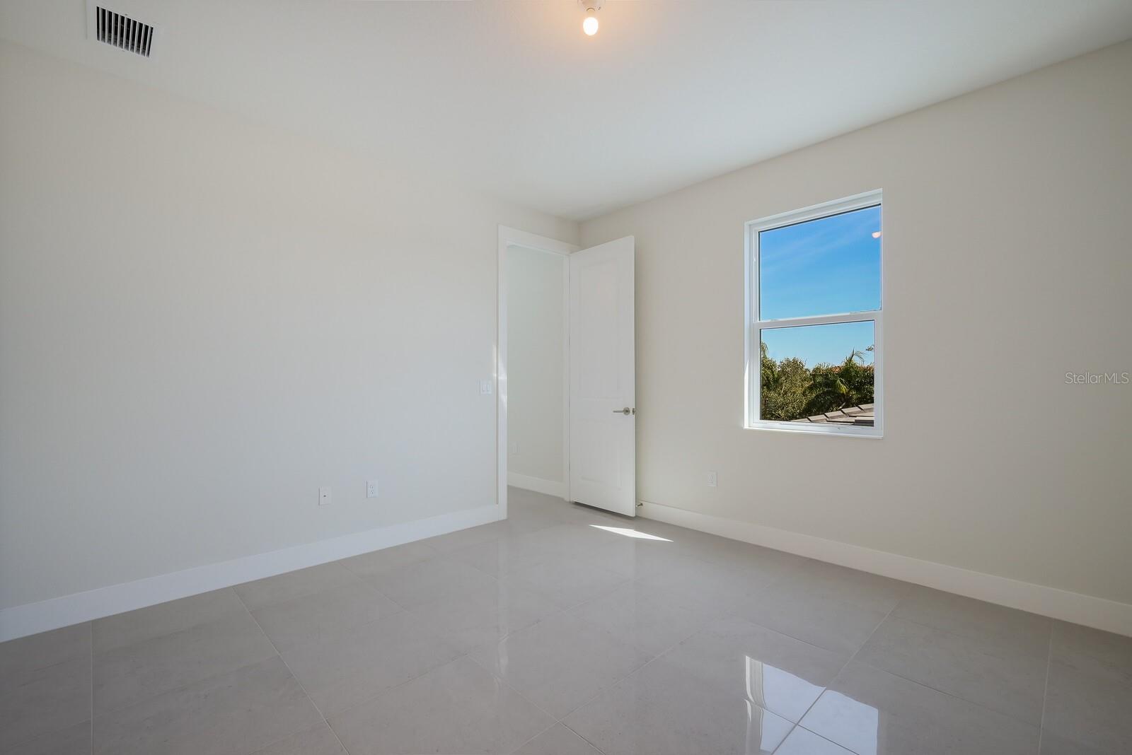 6009 WHITE MANGROVE LN — photo 22