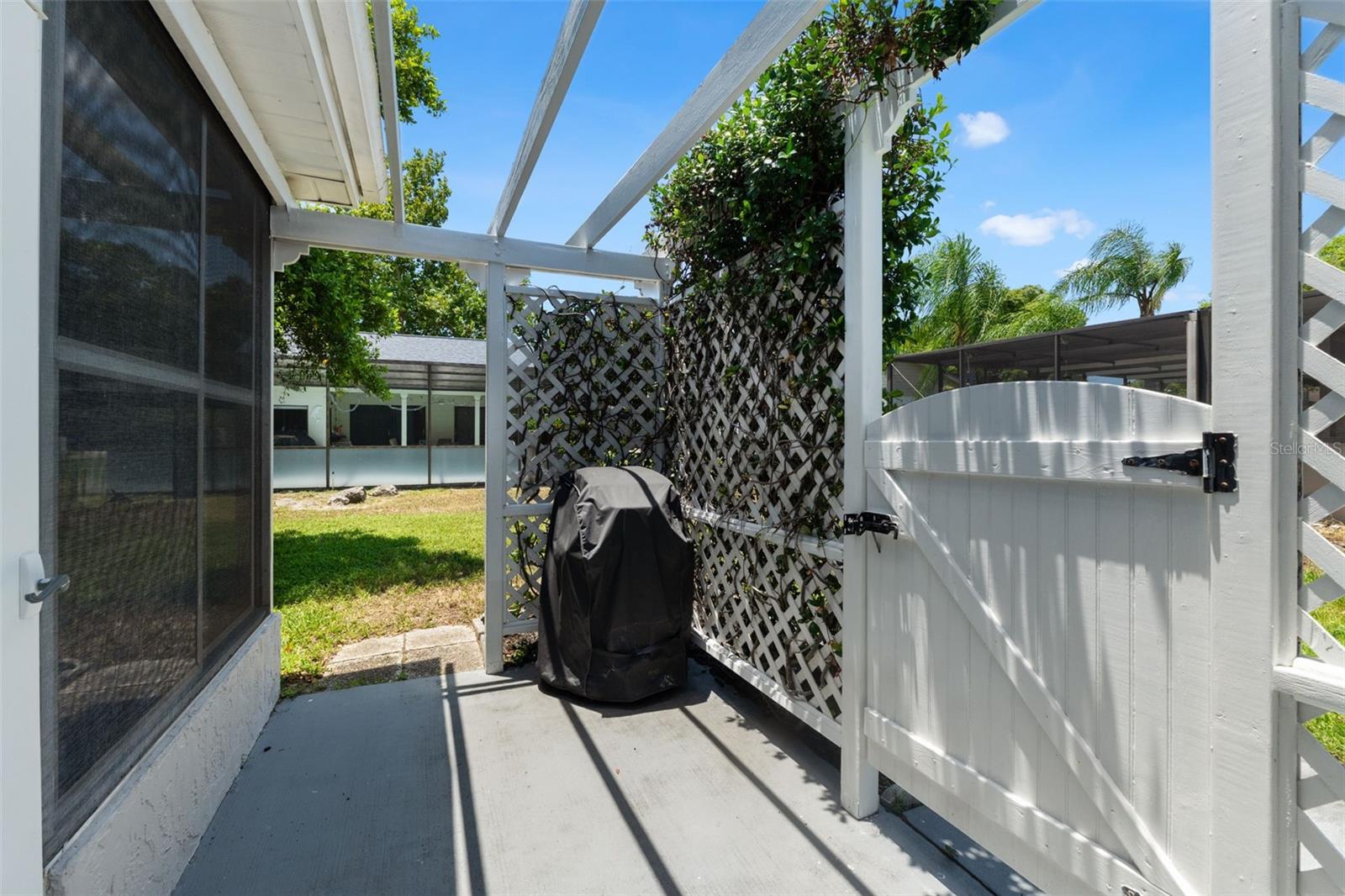 8802 SEELEY LN — photo 23