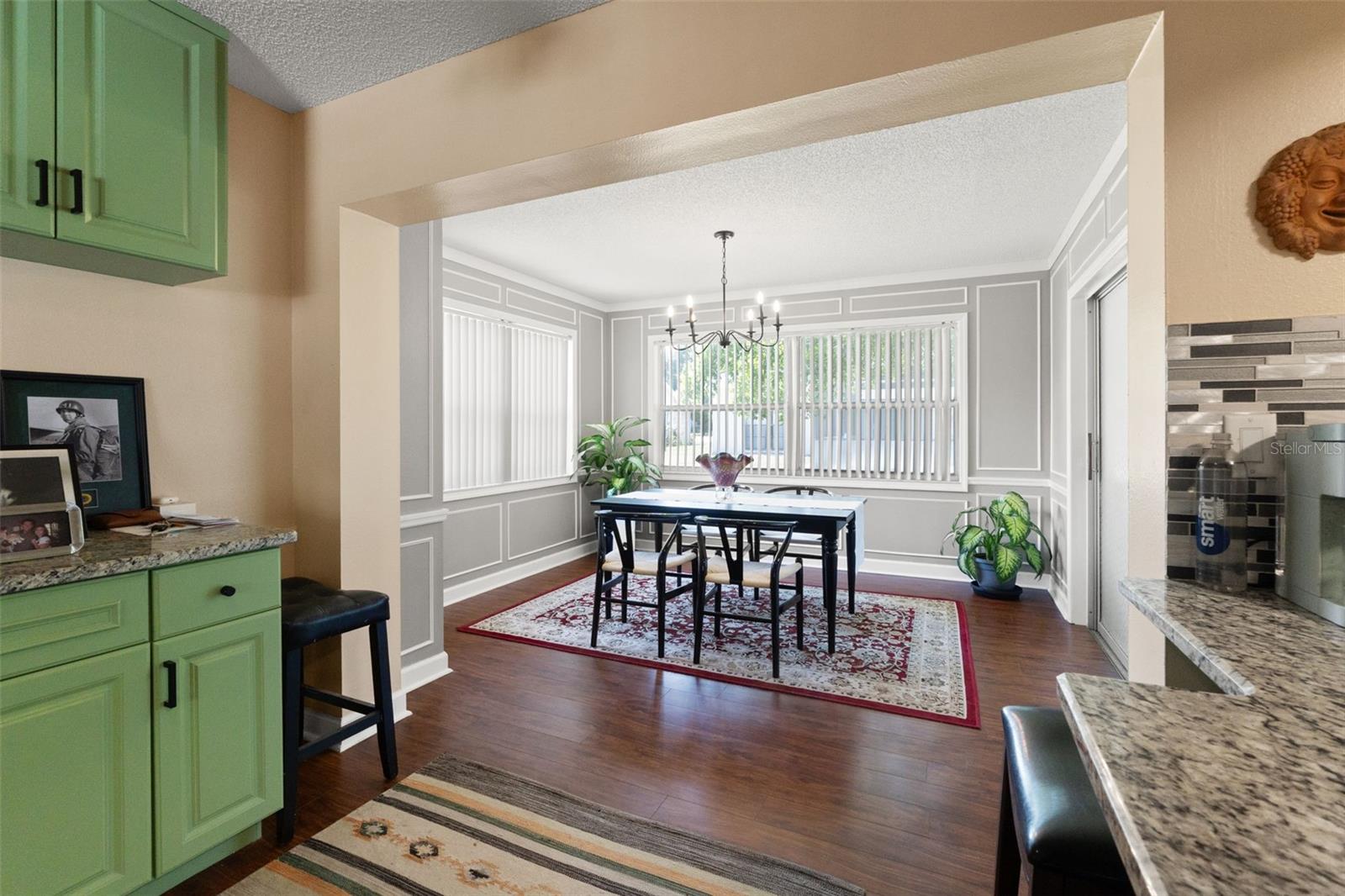 8802 SEELEY LN — photo 8