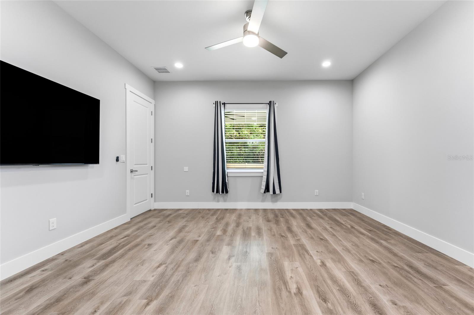 9714 VAN ST — photo 18