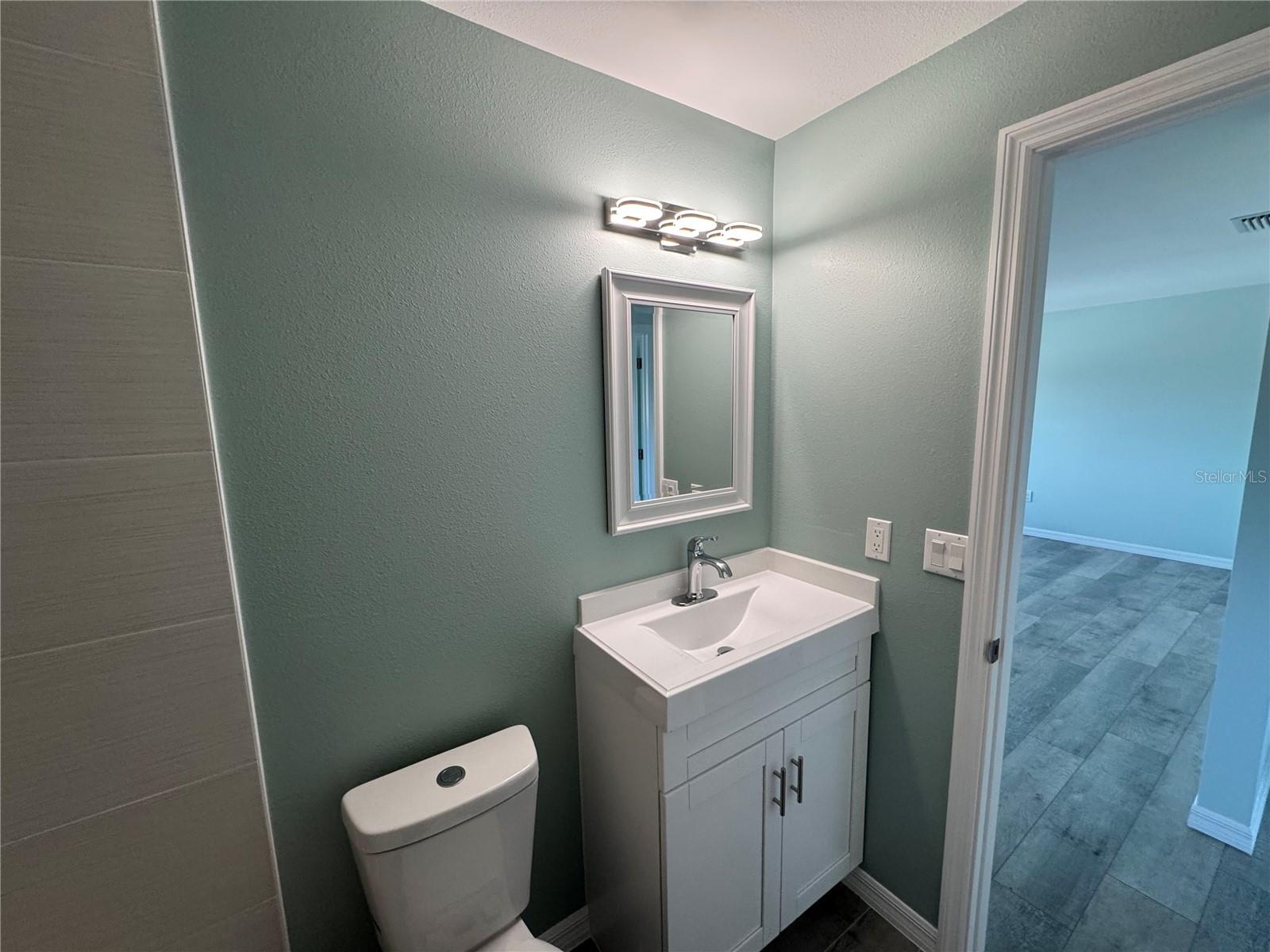 1258 BARBARA DR #202 — photo 8