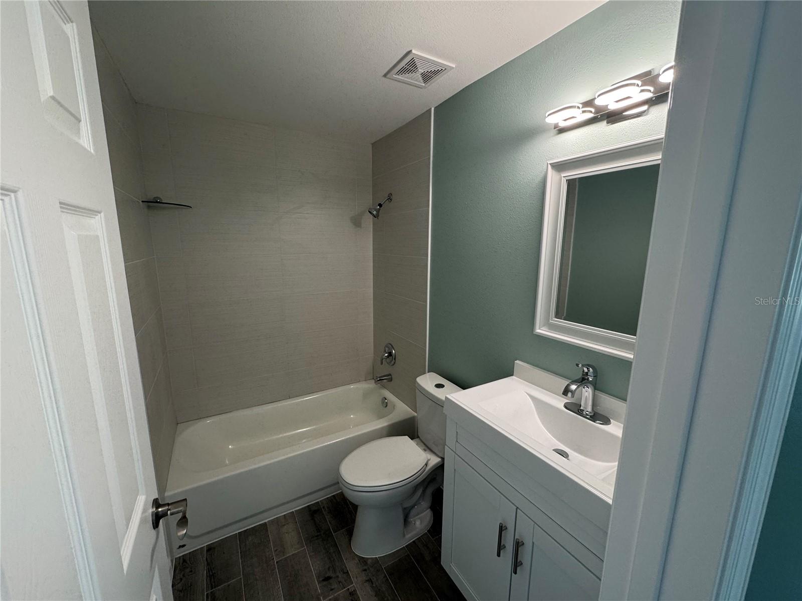 1258 BARBARA DR #202 — photo 10