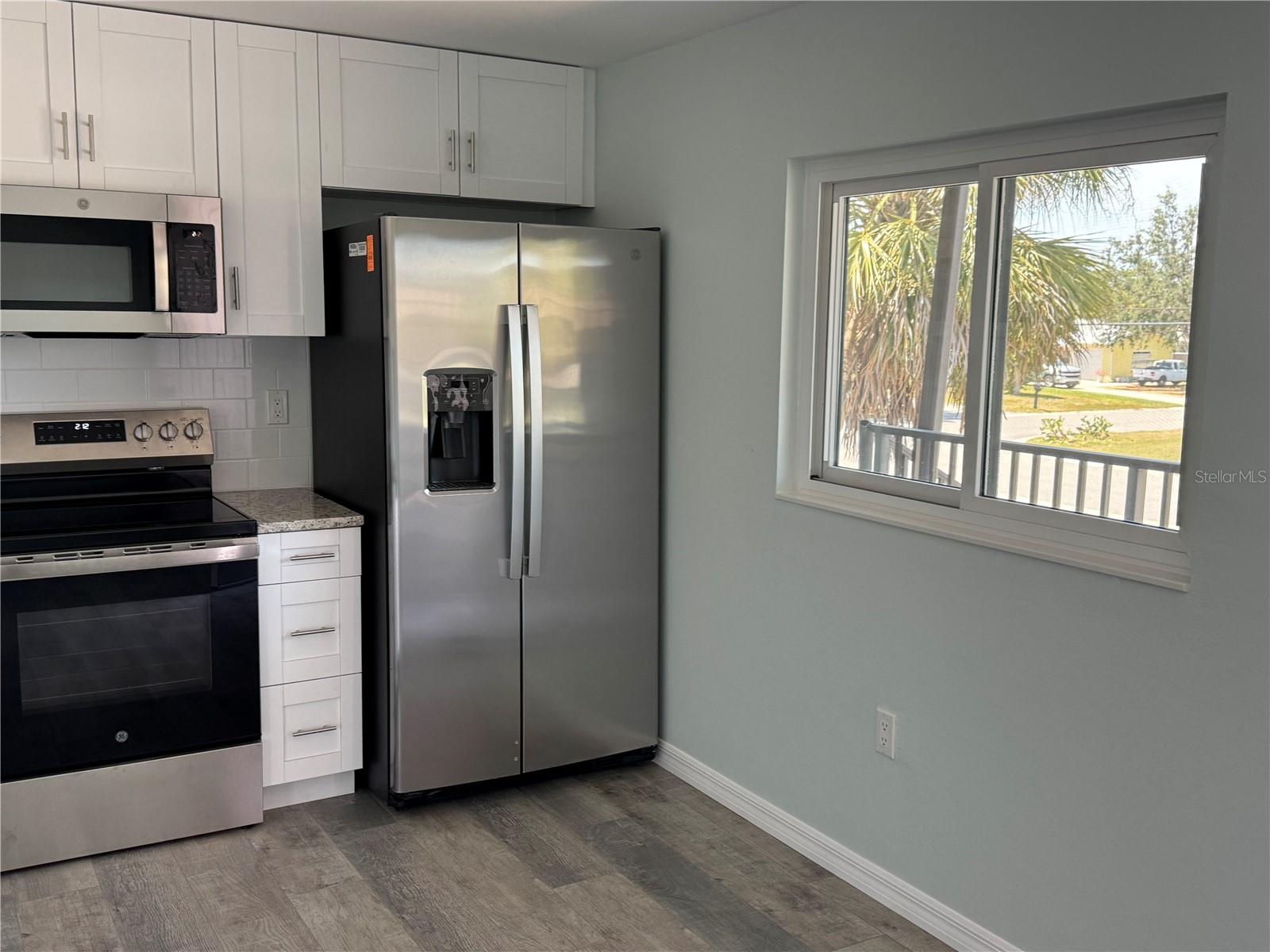 1258 BARBARA DR #202 — photo 6