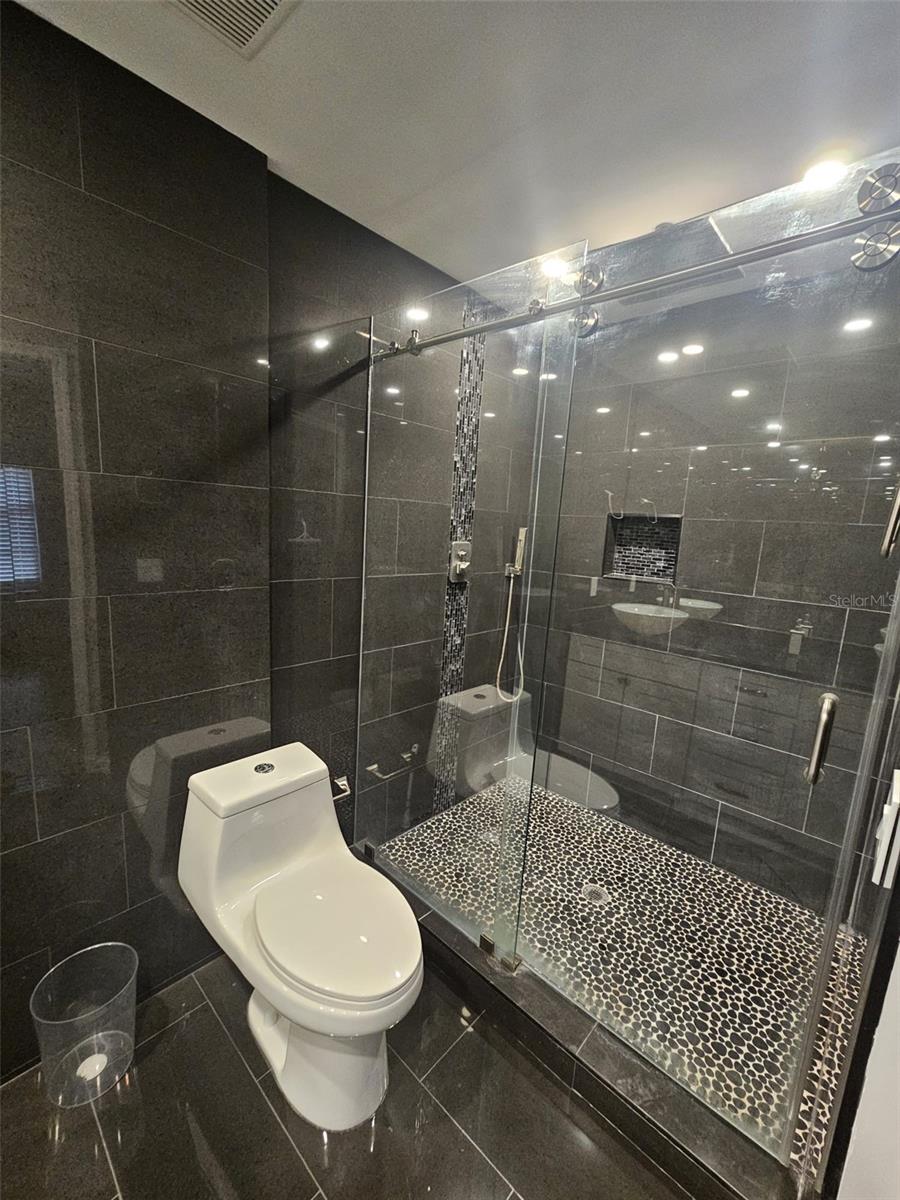 12718 TROWBRIDGE LN — photo 8