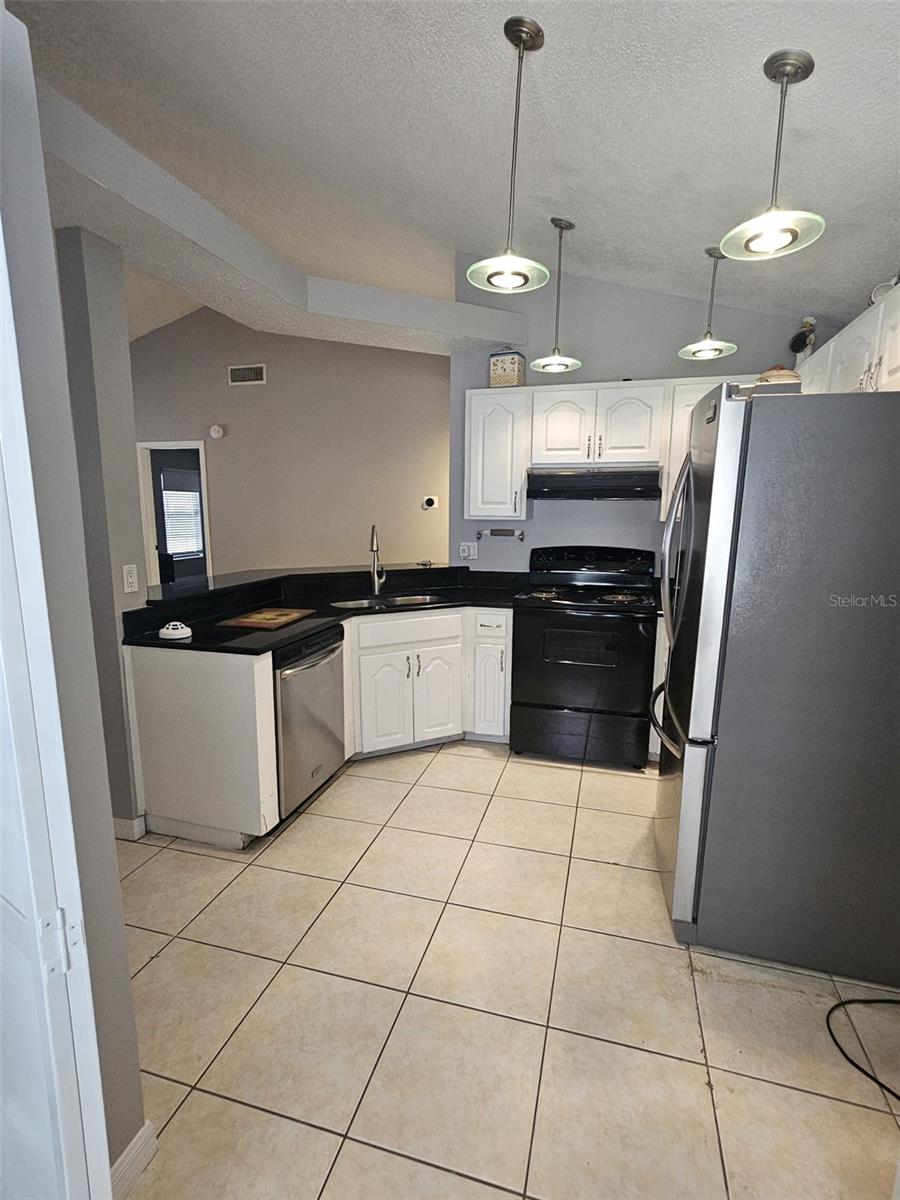 12718 TROWBRIDGE LN — photo 4