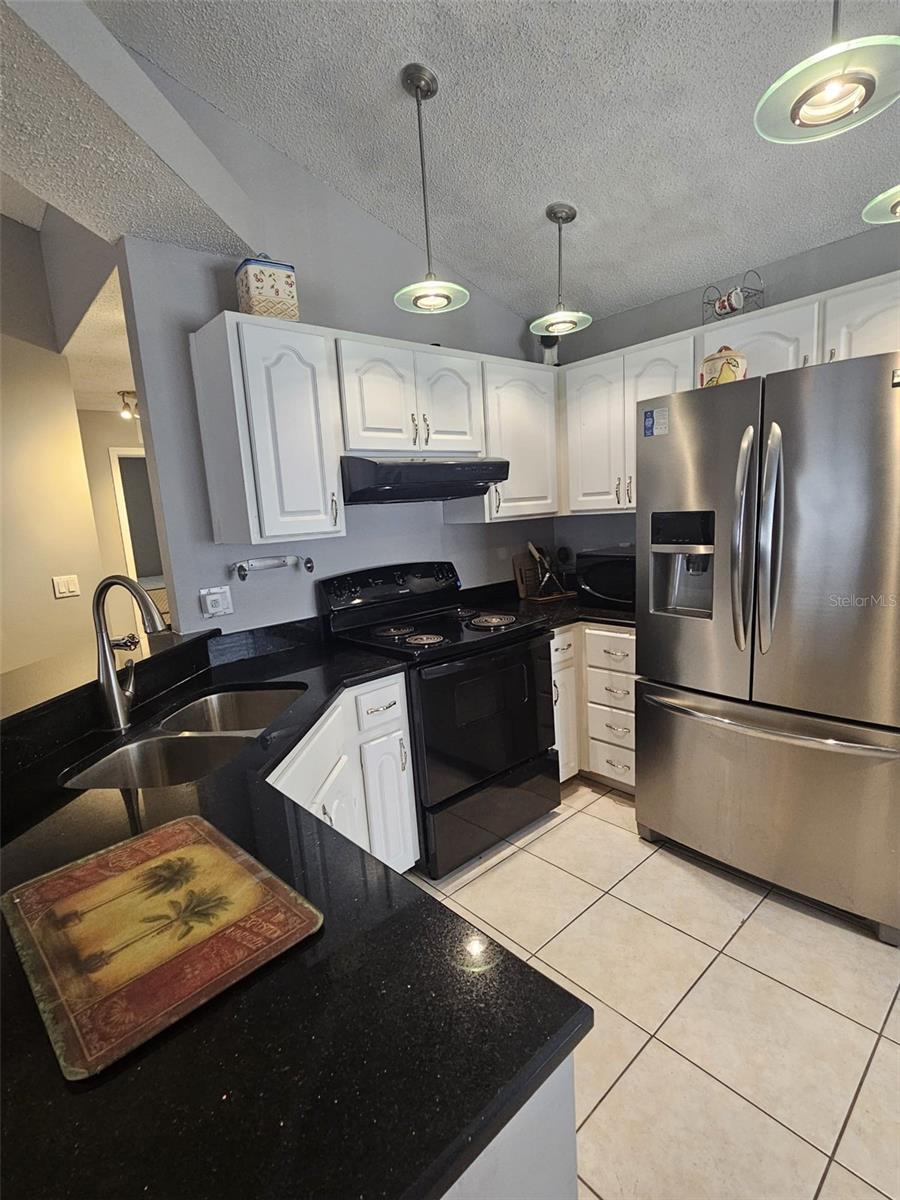 12718 TROWBRIDGE LN — photo 3