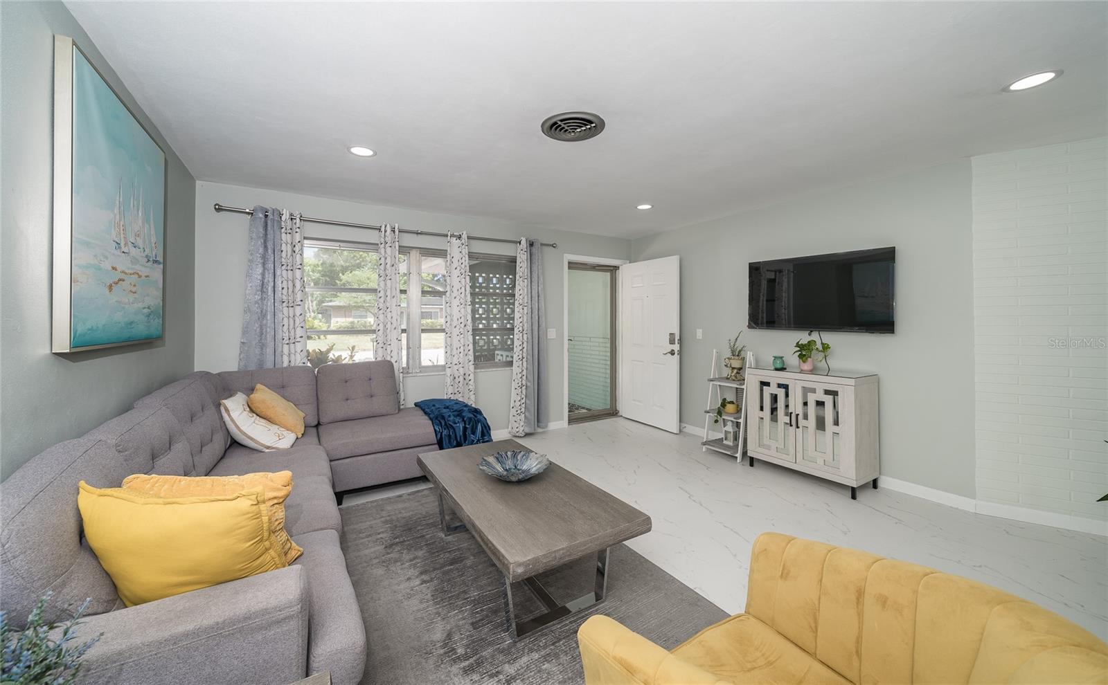 2063 DUNSTON COVE RD — photo 3