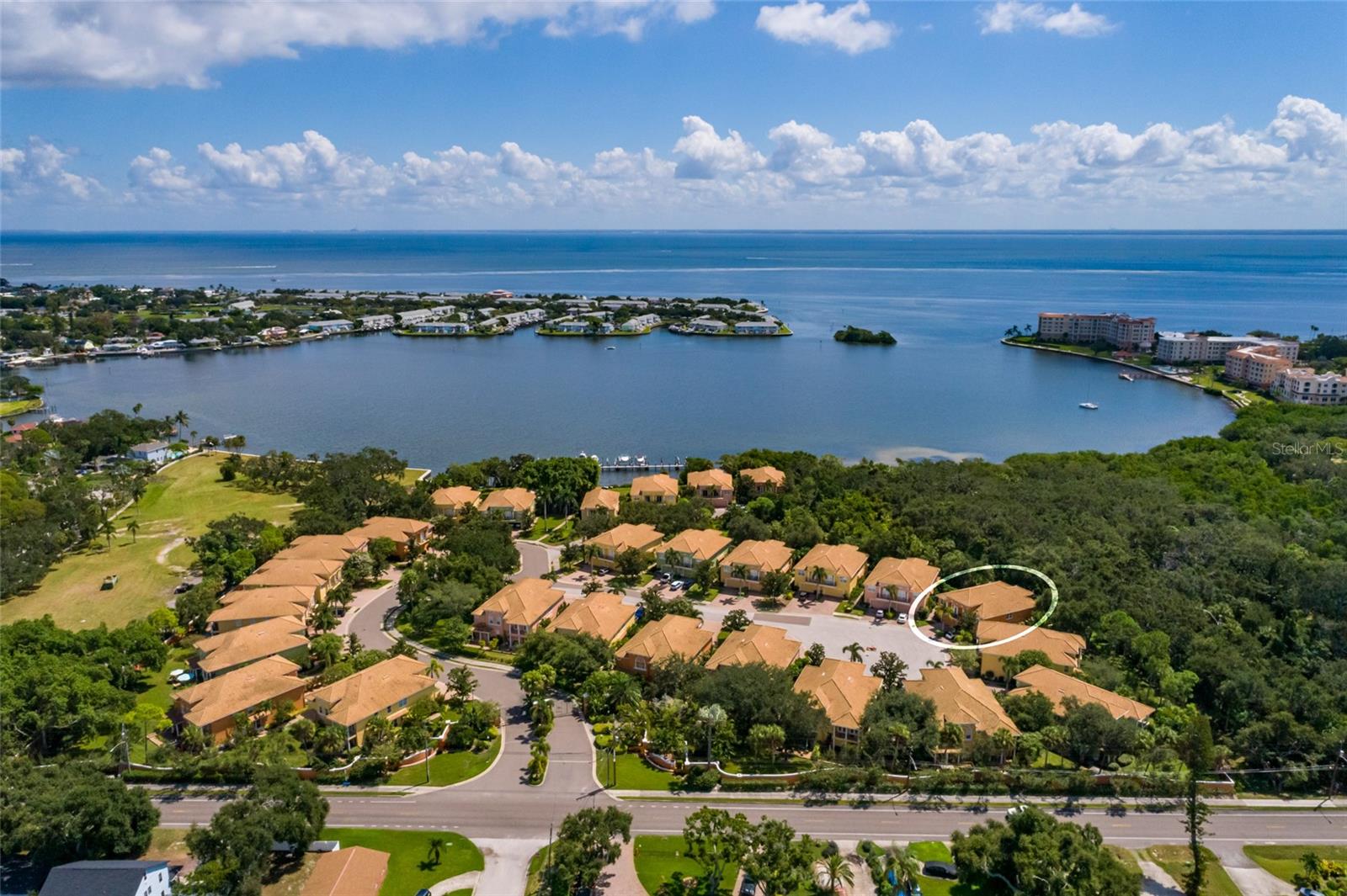 190 BANYAN BAY DR — photo 2