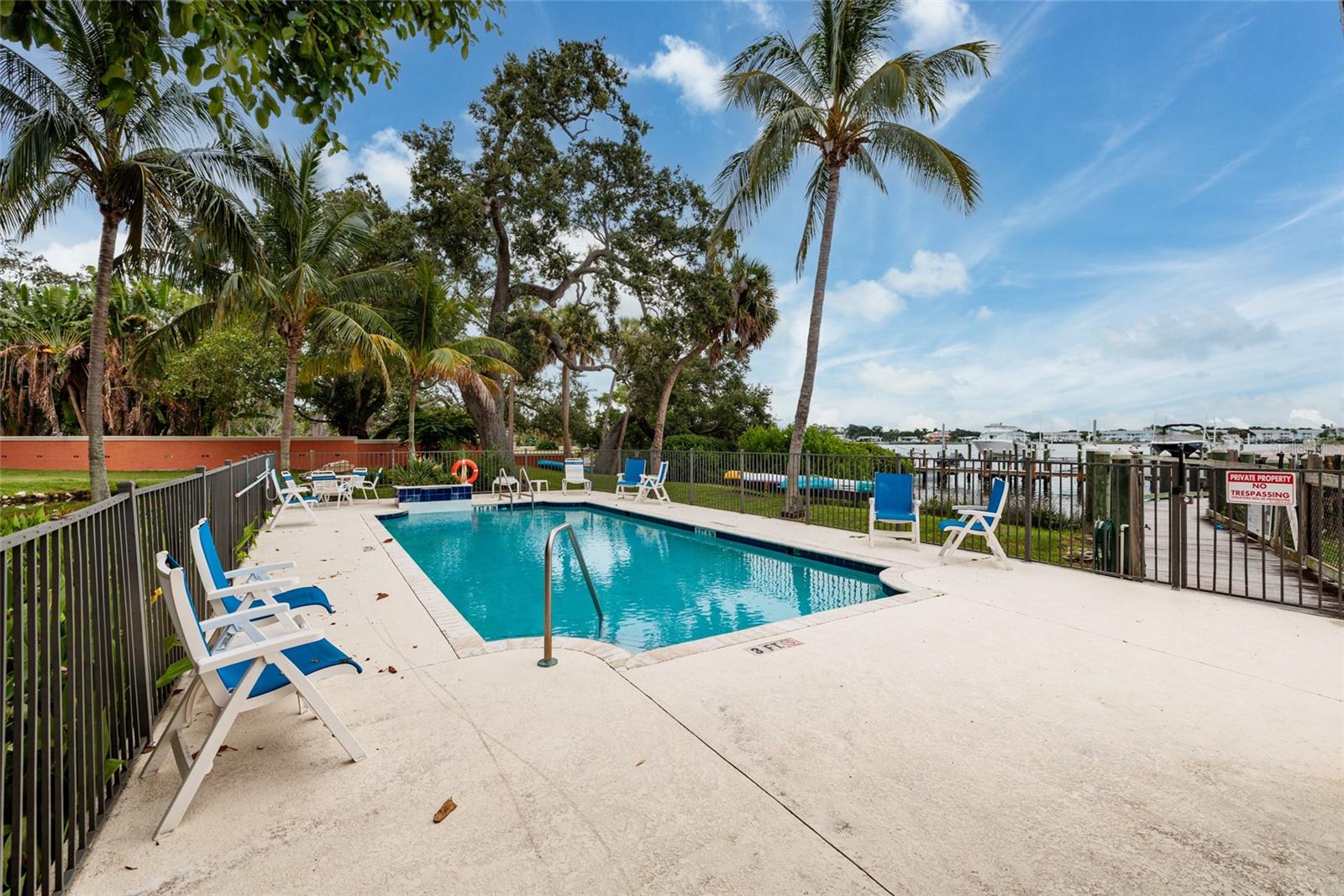 190 BANYAN BAY DR — photo 44