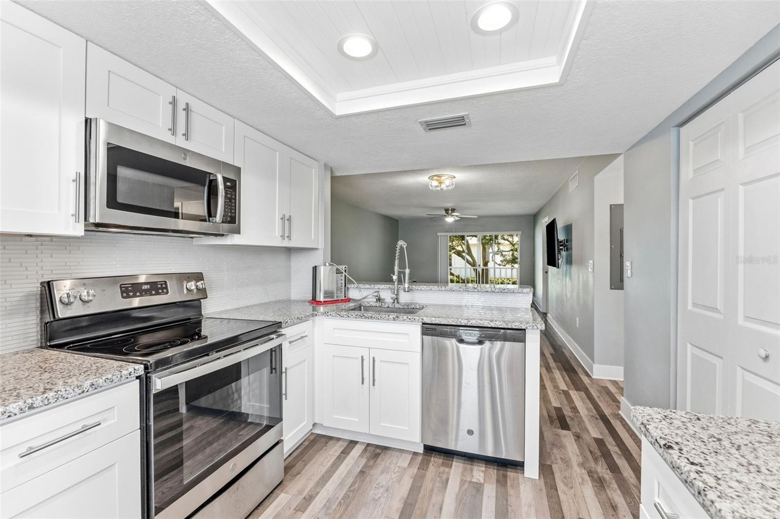 126 CYPRESS CT #26 — photo 3