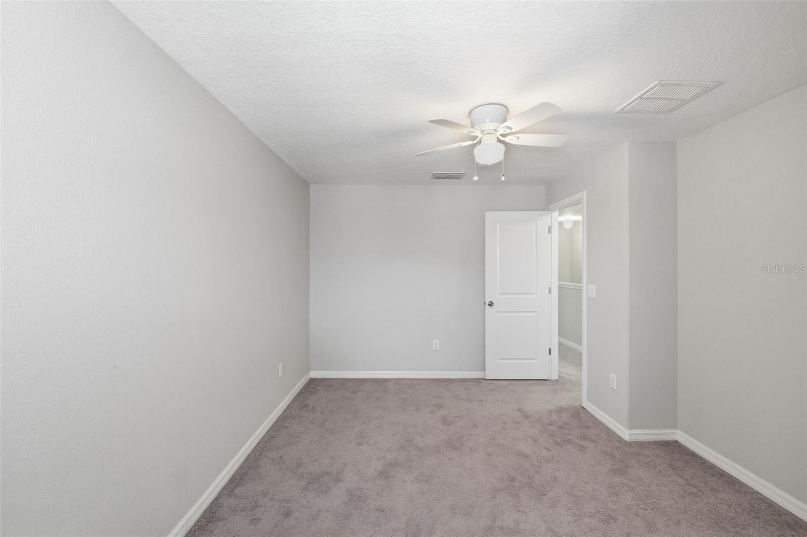 10407 LAKE MONTAUK DR — photo 15