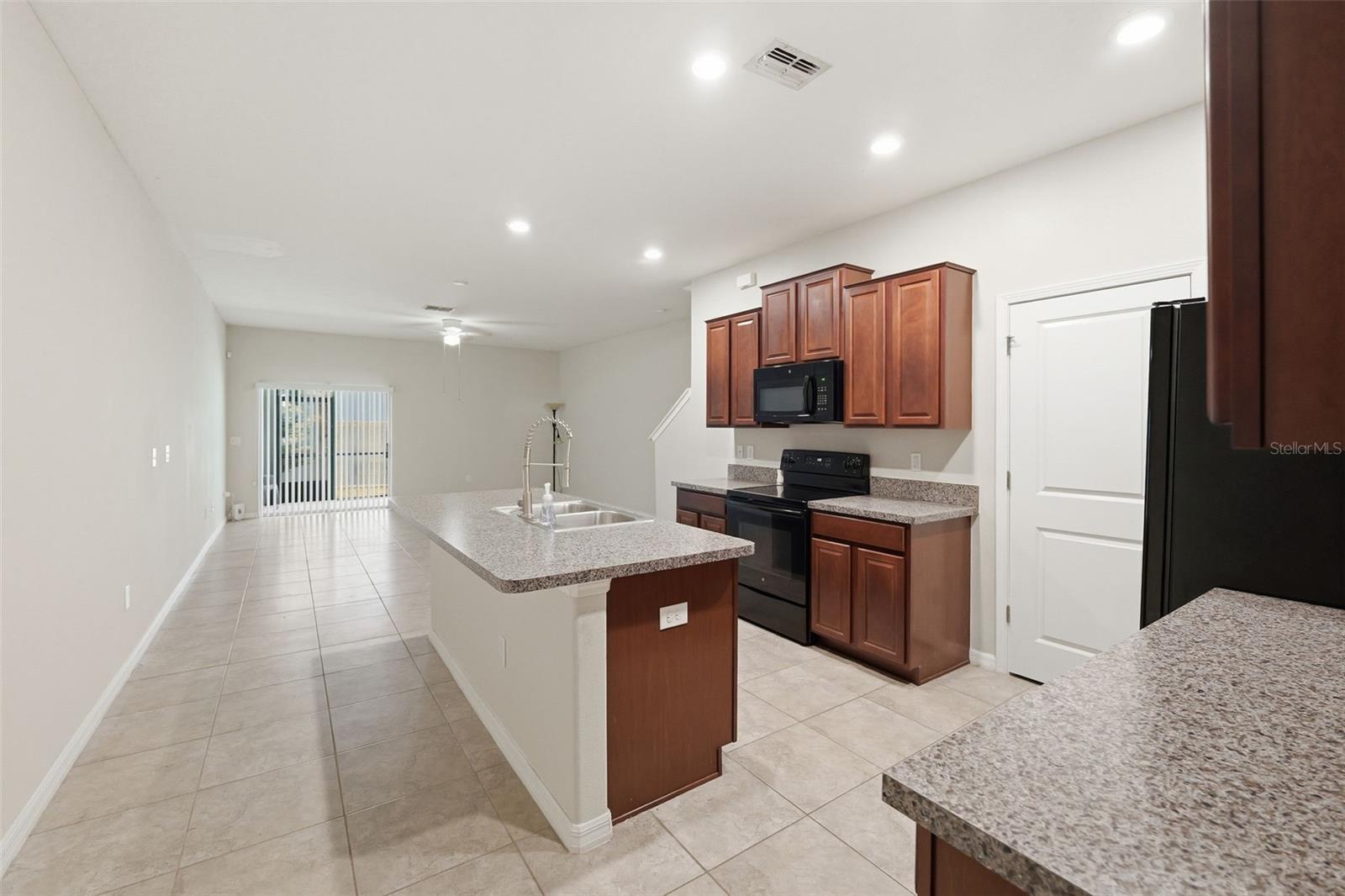 10407 LAKE MONTAUK DR — photo 2