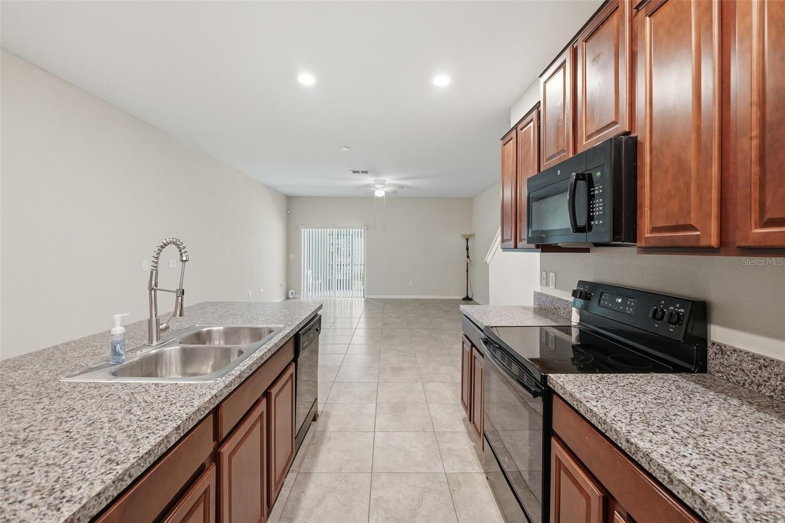 10407 LAKE MONTAUK DR — photo 3